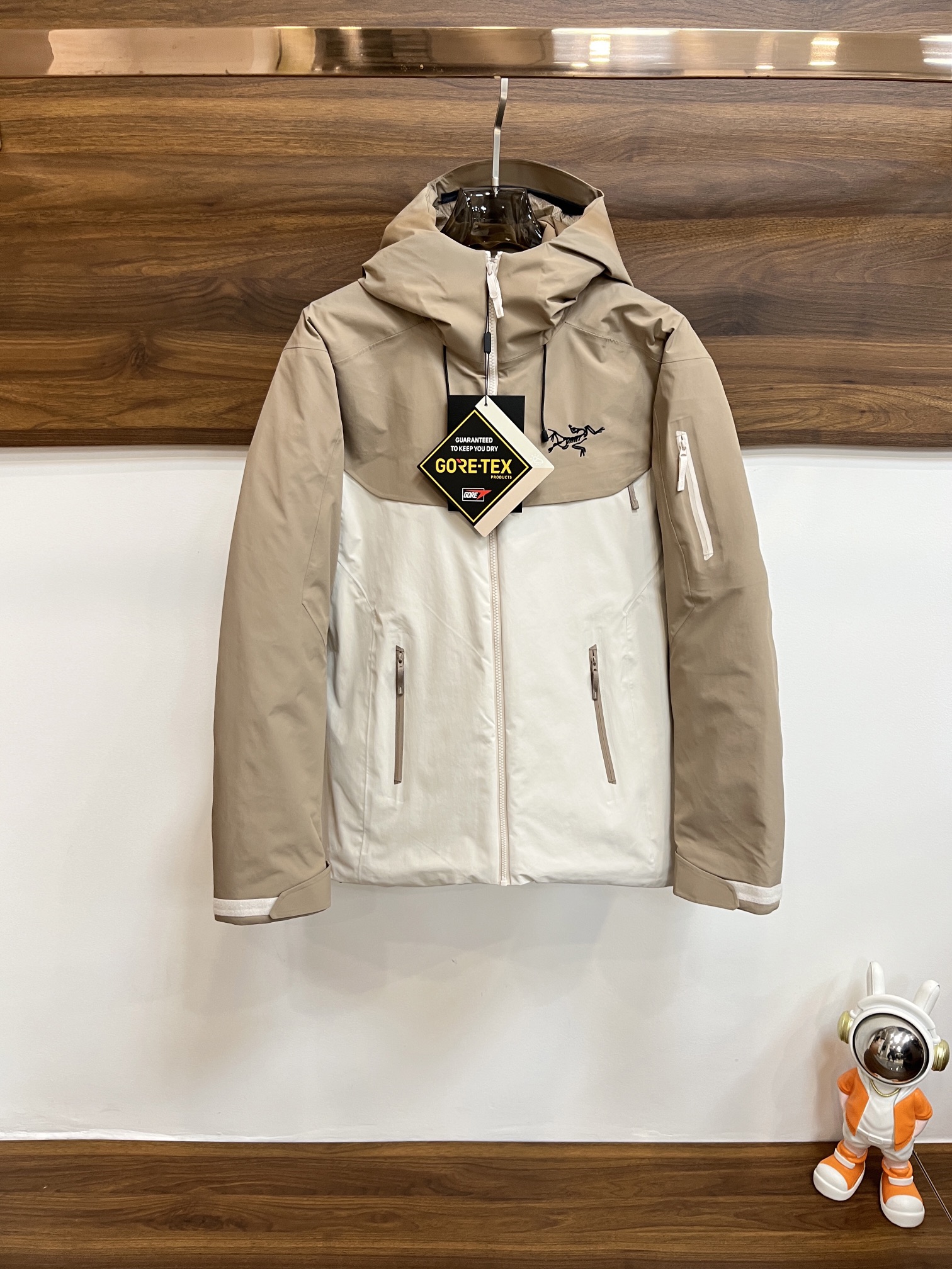 NO:600803,Mainly recommended Arc'teryx 2025 popular down hooded down, outdoor down jacket, 90 white duck down filling!  Light luxury top casual down!  Size M-3XL H2025 winter new style,arc'teryx,down jacket,hats,alexander wang19860909主推 始祖鸟 2025爆款羽绒连帽羽绒,户外羽绒冲锋衣,90白鸭绒填充！轻奢顶级休闲羽绒！尺码M-3XL H2025冬季新款,arc'teryx,down jacket,hats,alexander wang,Men's clothing