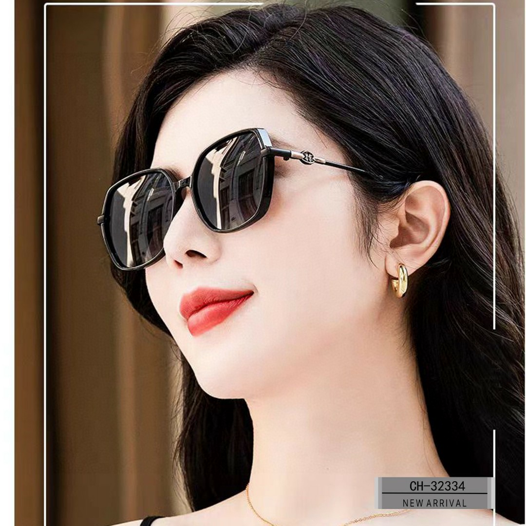 Chanel Store
 Sunglasses Luxury 7 Star Replica
 Resin