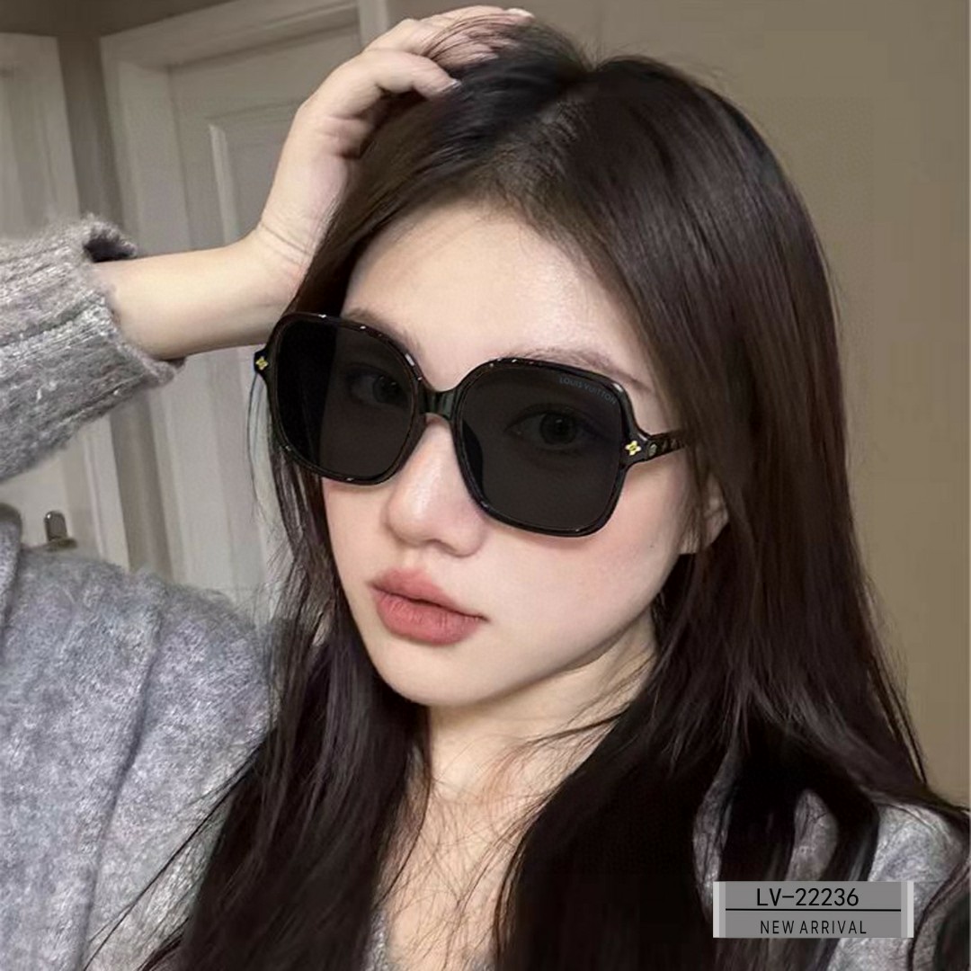NO:266729,.【Louis Vuitton-LV】.【Polaroid resin lens】.【PC frame is light and comfortable to wear】.【size-13-】.【New sunglasses reduce the burden of strong light, same style as celebrities, block harmful light and prevent radiation, essential products for travel and matching clothes, you can also use it when driving!  Lead the new fashion concept and don't let the sun disturb your interest. Model22236♀】Glasses, sunglasses, sunglasses, glasses, louis vuitton, louis vuitton19860909.【路易威登-LV】 .【宝丽来树脂镜片】 .【PC镜架轻便佩戴舒适】 .【size-13-】 .【新款太阳镜减轻强光负担,明星同款,遮挡有害光线防辐射,出行旅游搭配衣服必备品,开车也可以用哦！引领时尚新概念,不让阳光打扰你的兴致.Model22236♀】眼镜墨镜太阳镜,眼镜,louis vuitton,louis vuitton,glasses