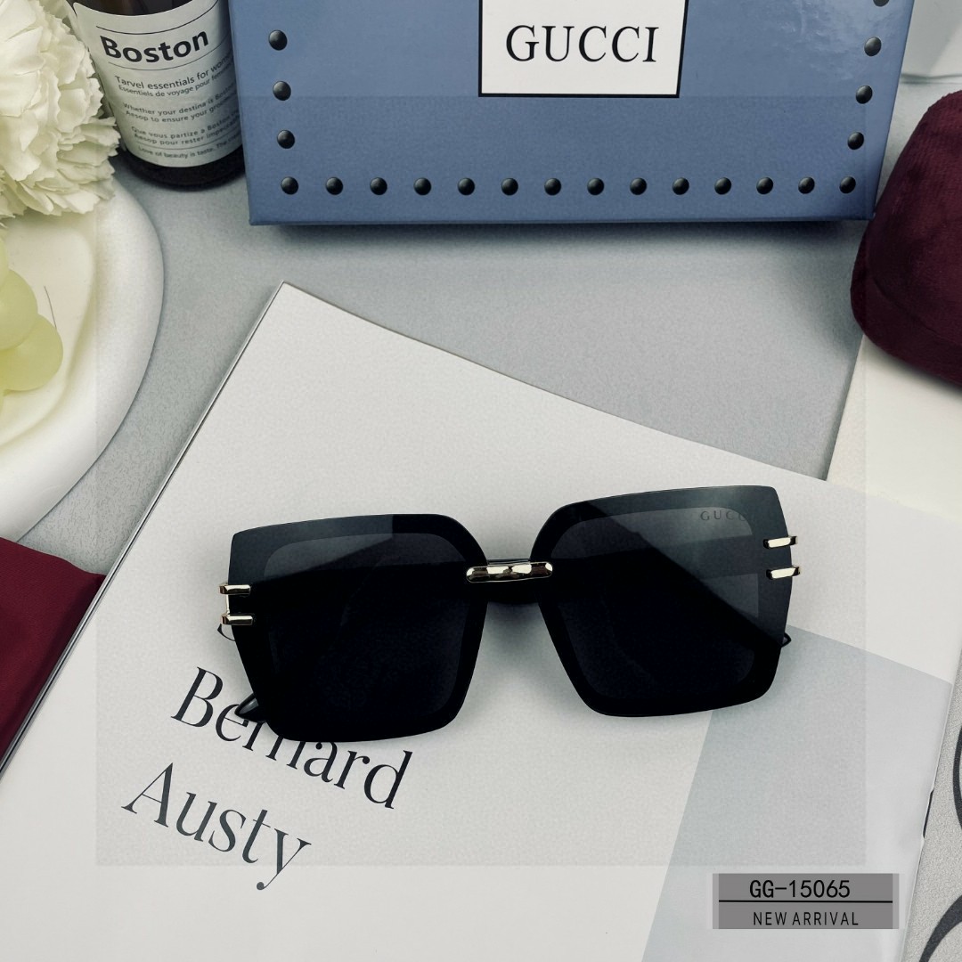 .意大利古琦-GUCCI️.宝丽来树脂镜片️.TR90镜架轻便佩戴舒适.size63-17-142.款太