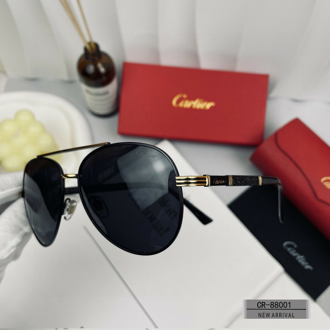 .法国卡地亚-Cartier.宝丽来树脂偏光镜片️.金属镜架轻便佩戴舒适.size60-13-148.新