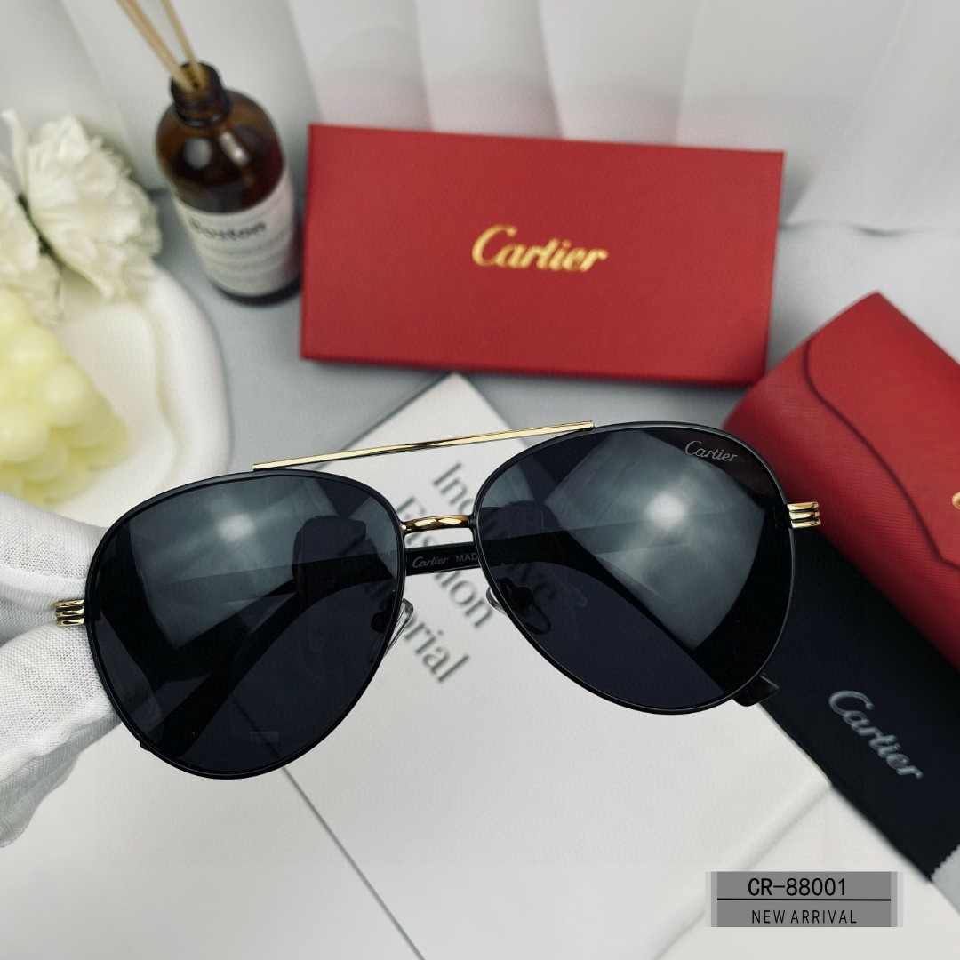 .法国卡地亚-Cartier.宝丽来树脂偏光镜片️.金属镜架轻便佩戴舒适.size60-13-148.新