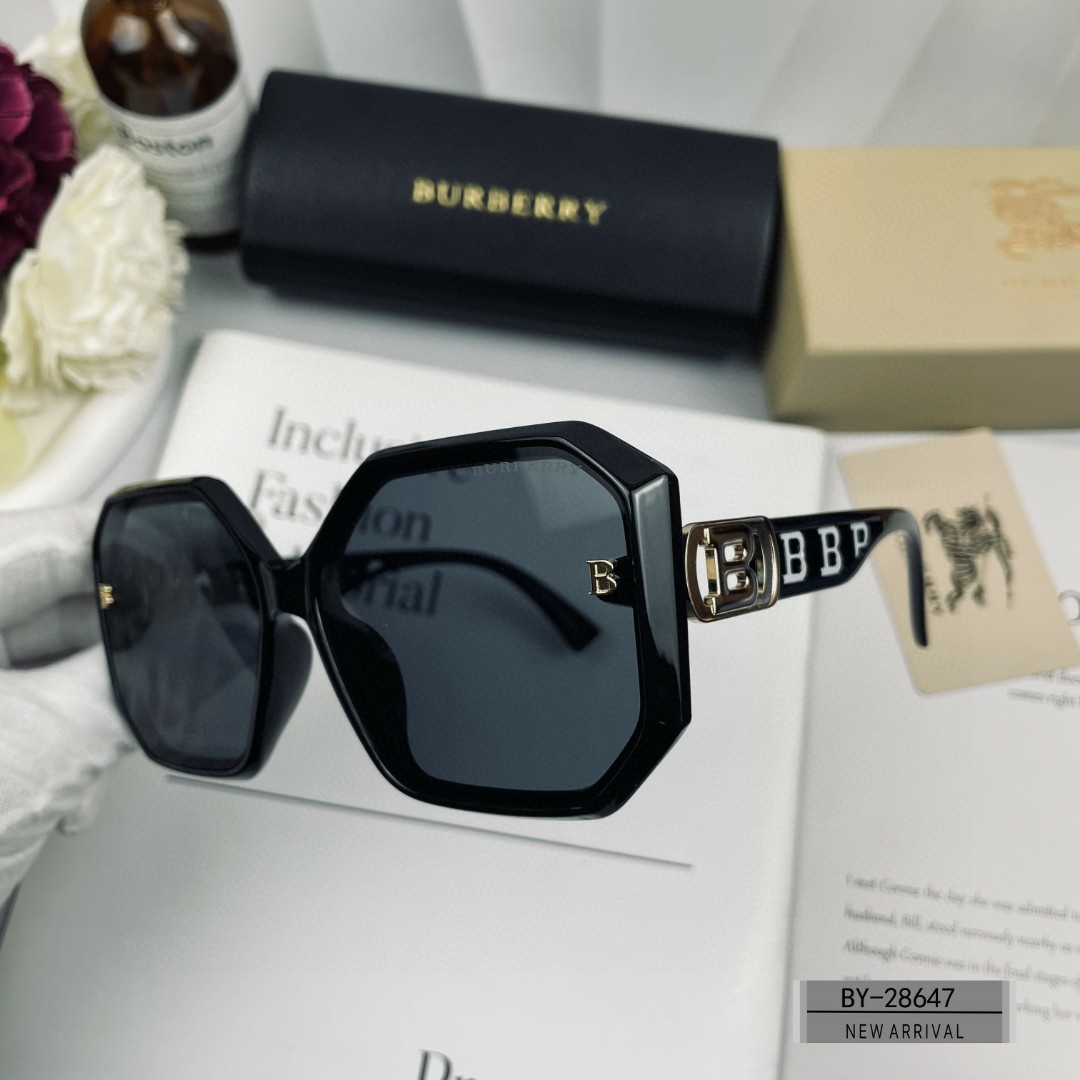 .Burberry-巴宝莉.宝丽来树脂偏光镜片️.TR镜架轻便佩戴舒适.size61-15-150.新款