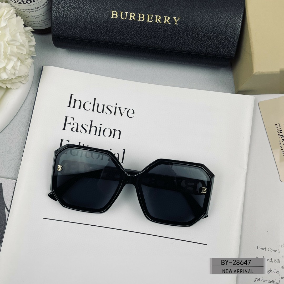 .Burberry-巴宝莉.宝丽来树脂偏光镜片️.TR镜架轻便佩戴舒适.size61-15-150.新款