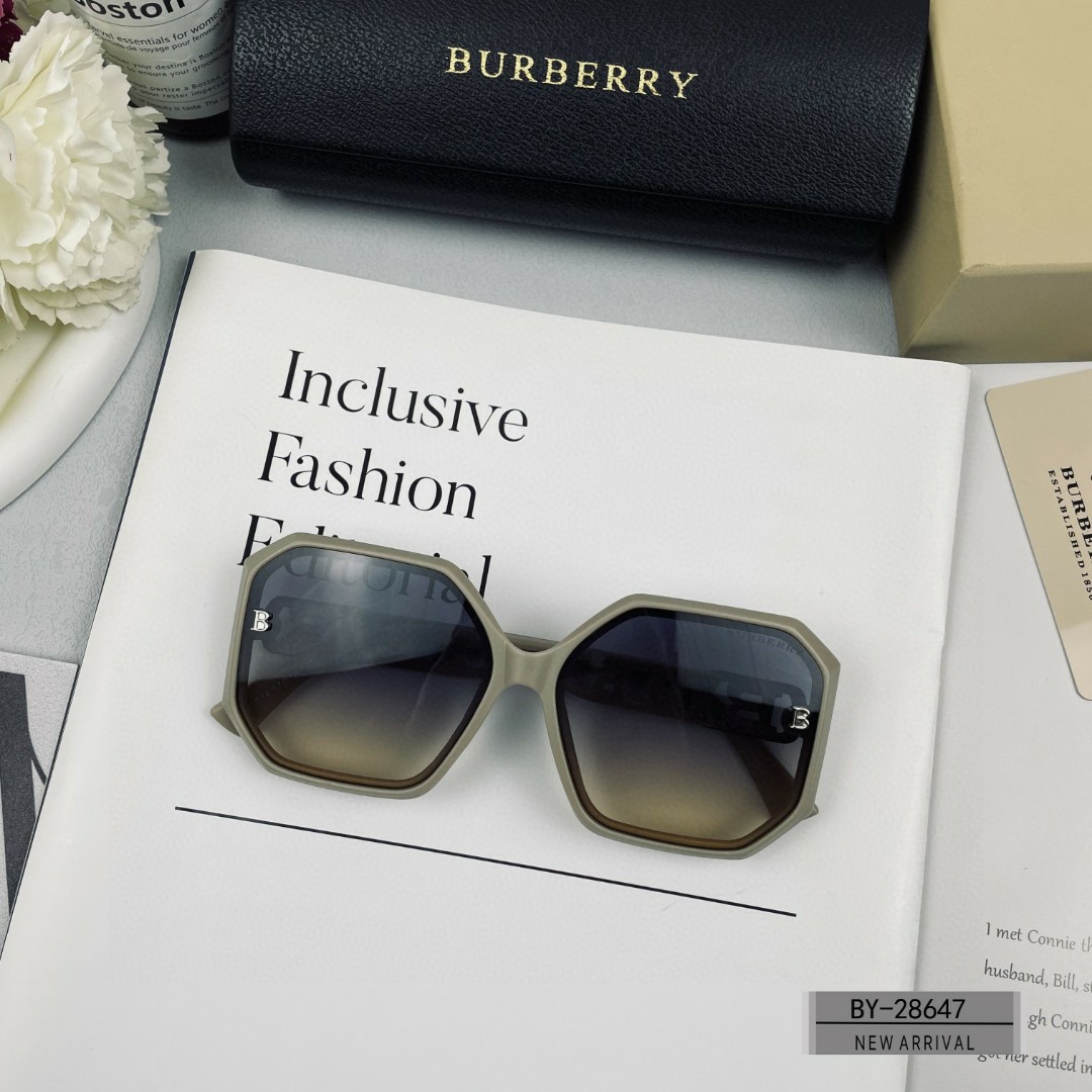 .Burberry-巴宝莉.宝丽来树脂偏光镜片️.TR镜架轻便佩戴舒适.size61-15-150.新款