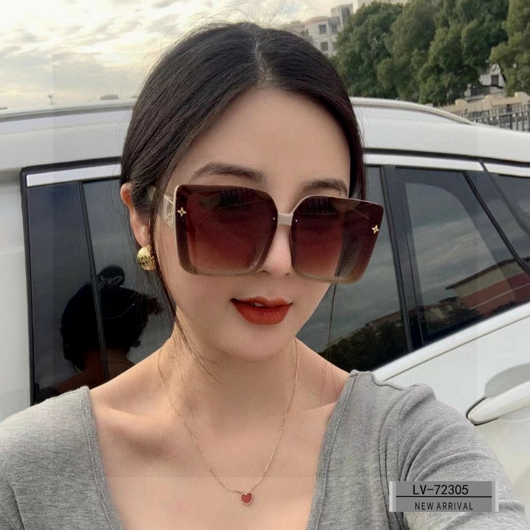 NO:268870,.【Louis Vuitton-LV】 .【Polaroid resin lens】 .【PC frame is light and comfortable to wear】 .【size65-13-】 .【New sunglasses reduce the burden of strong light, same style as celebrities, block harmful light and prevent radiation, essential products for travel and matching clothes, you can also use it when driving!  Lead the new concept of fashion and don't let the sun disturb your interest.Model72305♀】Glasses, sunglasses, sunglasses, glasses, louis vuitton, louis vuitton19860909.【路易威登-LV】 .【宝丽来树脂镜片】 .【PC镜架轻便佩戴舒适】 .【size65-13-】 .【新款太阳镜减轻强光负担,明星同款,遮挡有害光线防辐射,出行旅游搭配衣服必备品,开车也可以用哦！引领时尚新概念,不让阳光打扰你的兴致.Model72305♀】眼镜墨镜太阳镜,眼镜,louis vuitton,louis vuitton,glasses