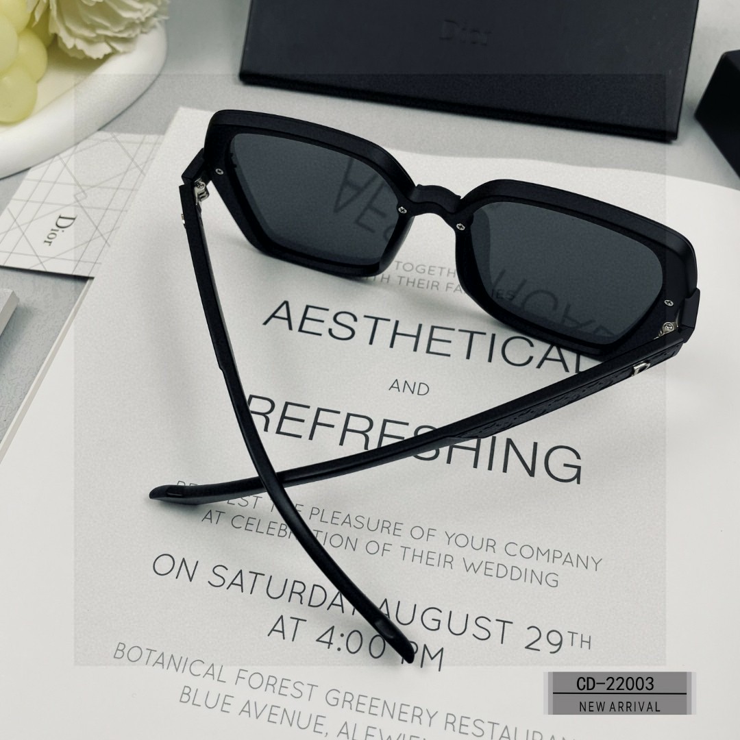    👓.【法国迪奥-DIOR】
         🕶️.【宝丽来树脂偏光镜片】
         ⭐️