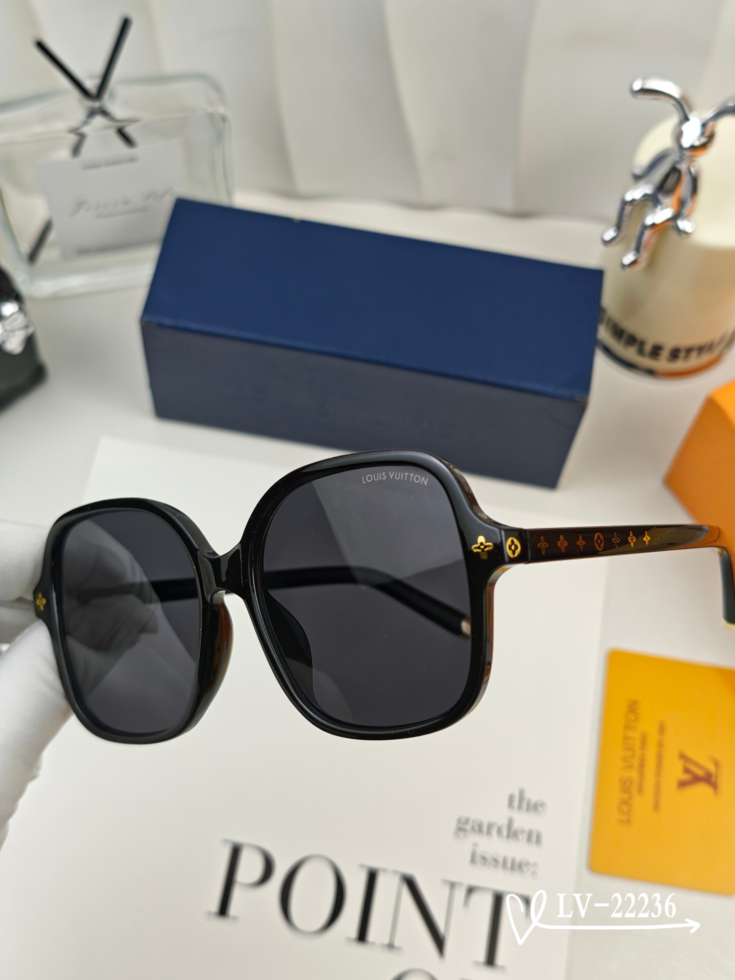   👓.【路易威登-LV】
         🕶.【宝丽来树脂镜片】
         ⭐️.【PC镜架