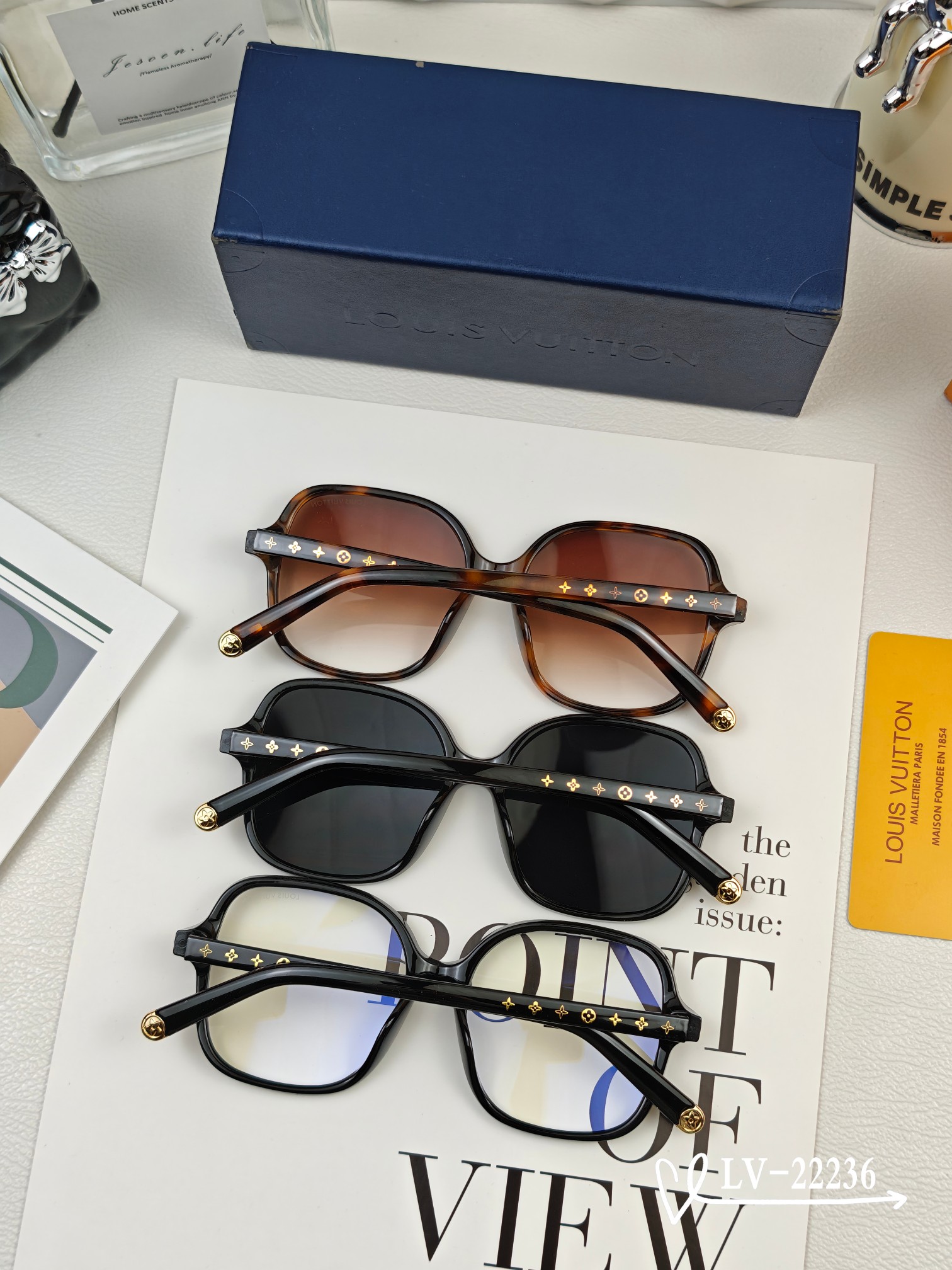   👓.【路易威登-LV】
         🕶.【宝丽来树脂镜片】
         ⭐️.【PC镜架