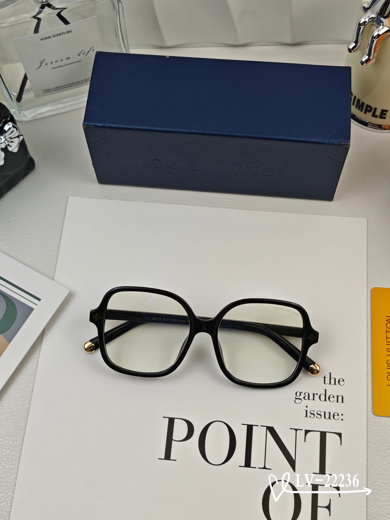   👓.【路易威登-LV】
         🕶.【宝丽来树脂镜片】
         ⭐️.【PC镜架