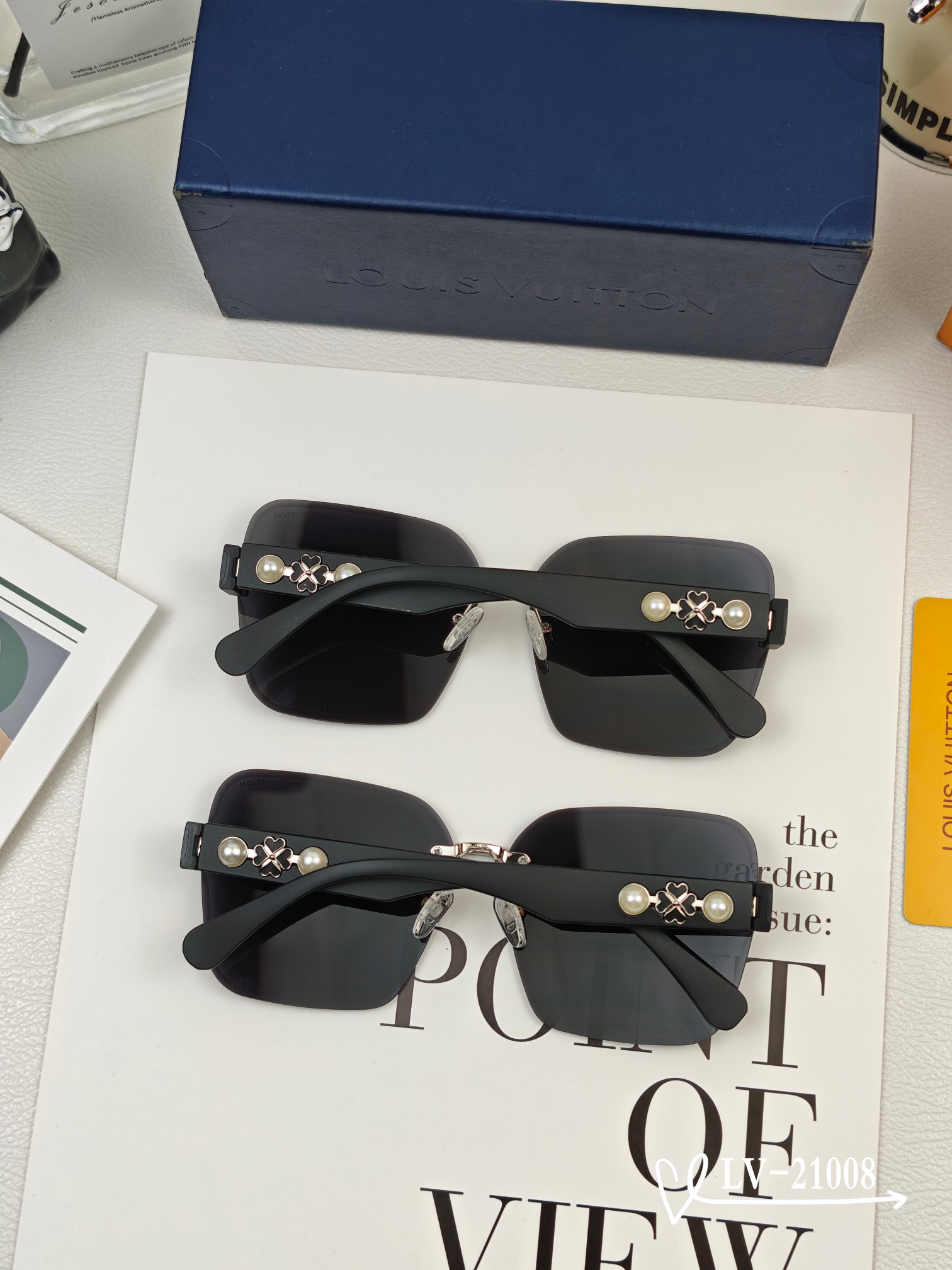   👓.【路易威登-LV】
         🕶.【宝丽来树脂镜片】
         ⭐️.【PC镜架