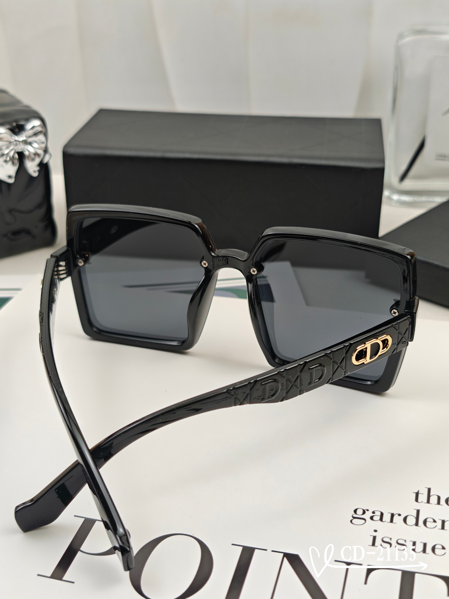    👓.【法国迪奥-DIOR】
         🕶️.【宝丽来树脂偏光镜片】
         ⭐️