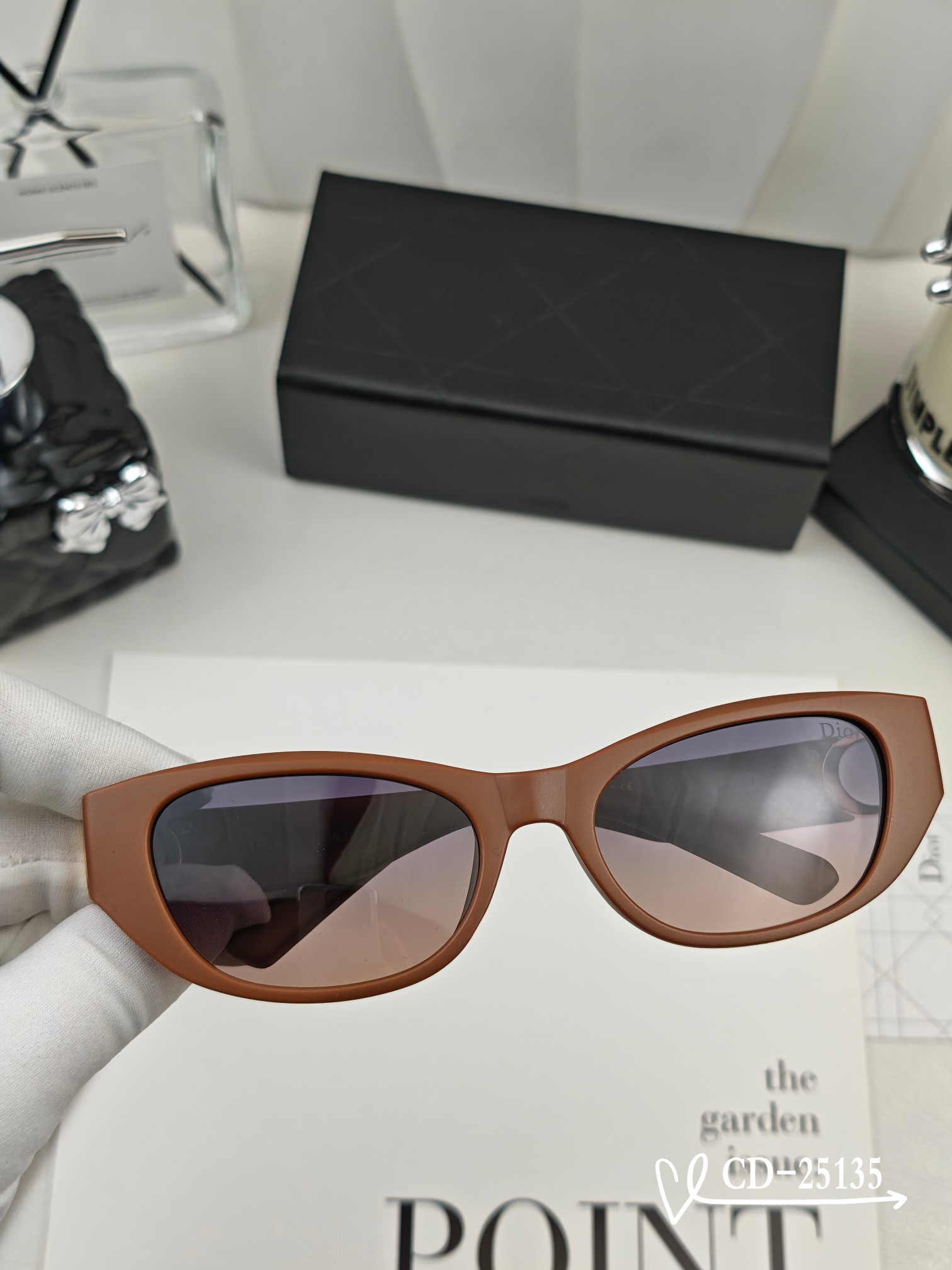    👓.【法国迪奥-DIOR】
         🕶️.【宝丽来树脂偏光镜片】
         ⭐️