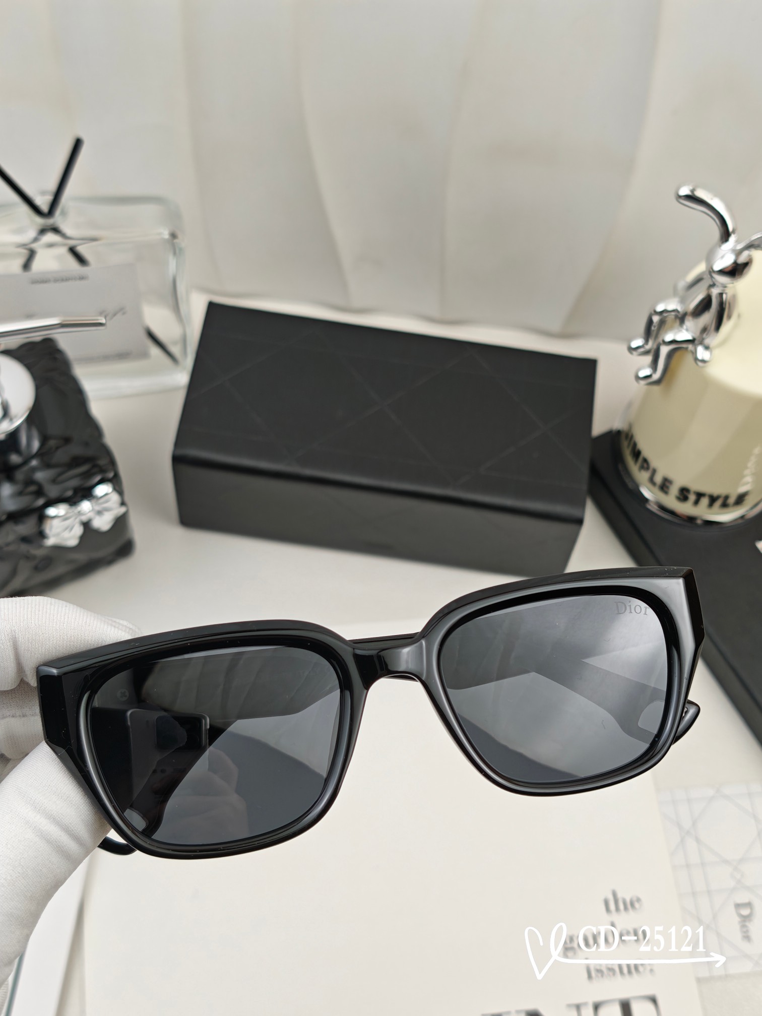    👓.【法国迪奥-DIOR】
         🕶️.【宝丽来树脂偏光镜片】
         ⭐️