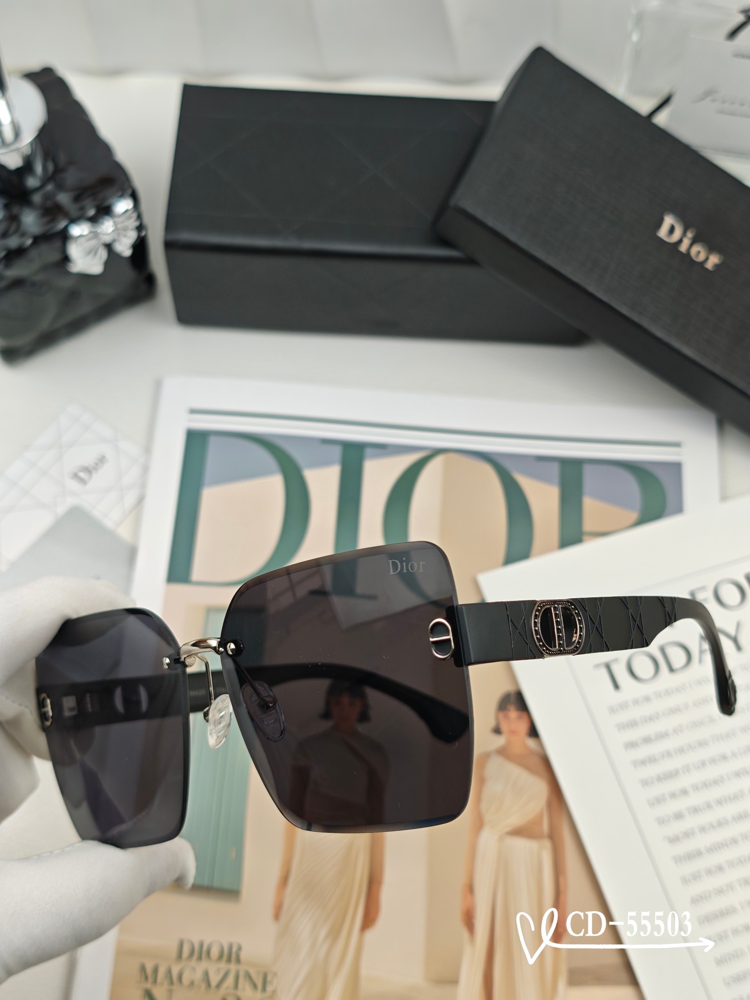    👓.【法国迪奥-DIOR】
         🕶️.【宝丽来树脂偏光镜片】
         ⭐️