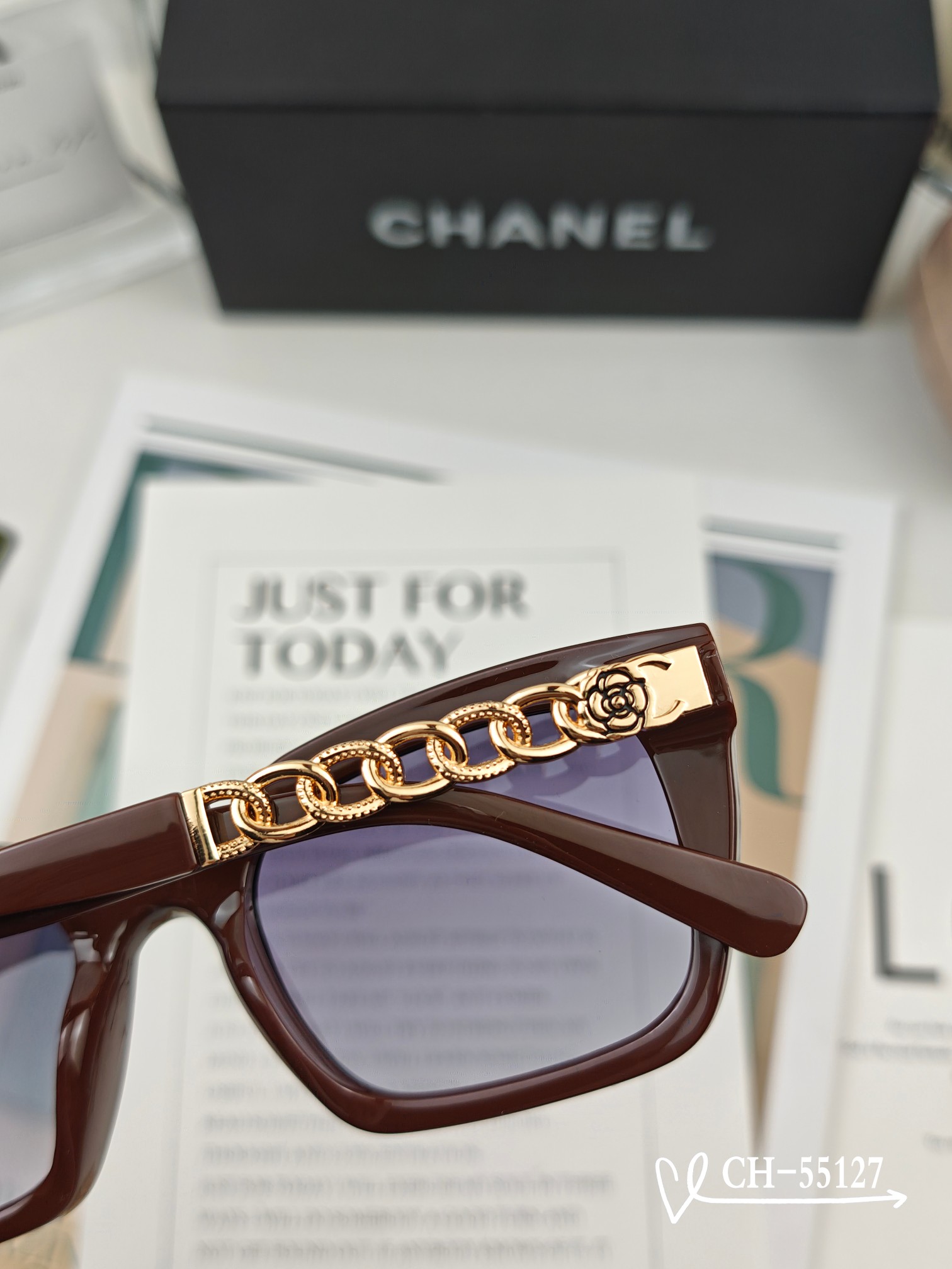   👓.【法国香奈儿-CHANEL】
         🕶.【宝丽来树脂高清镜片】
         ⭐