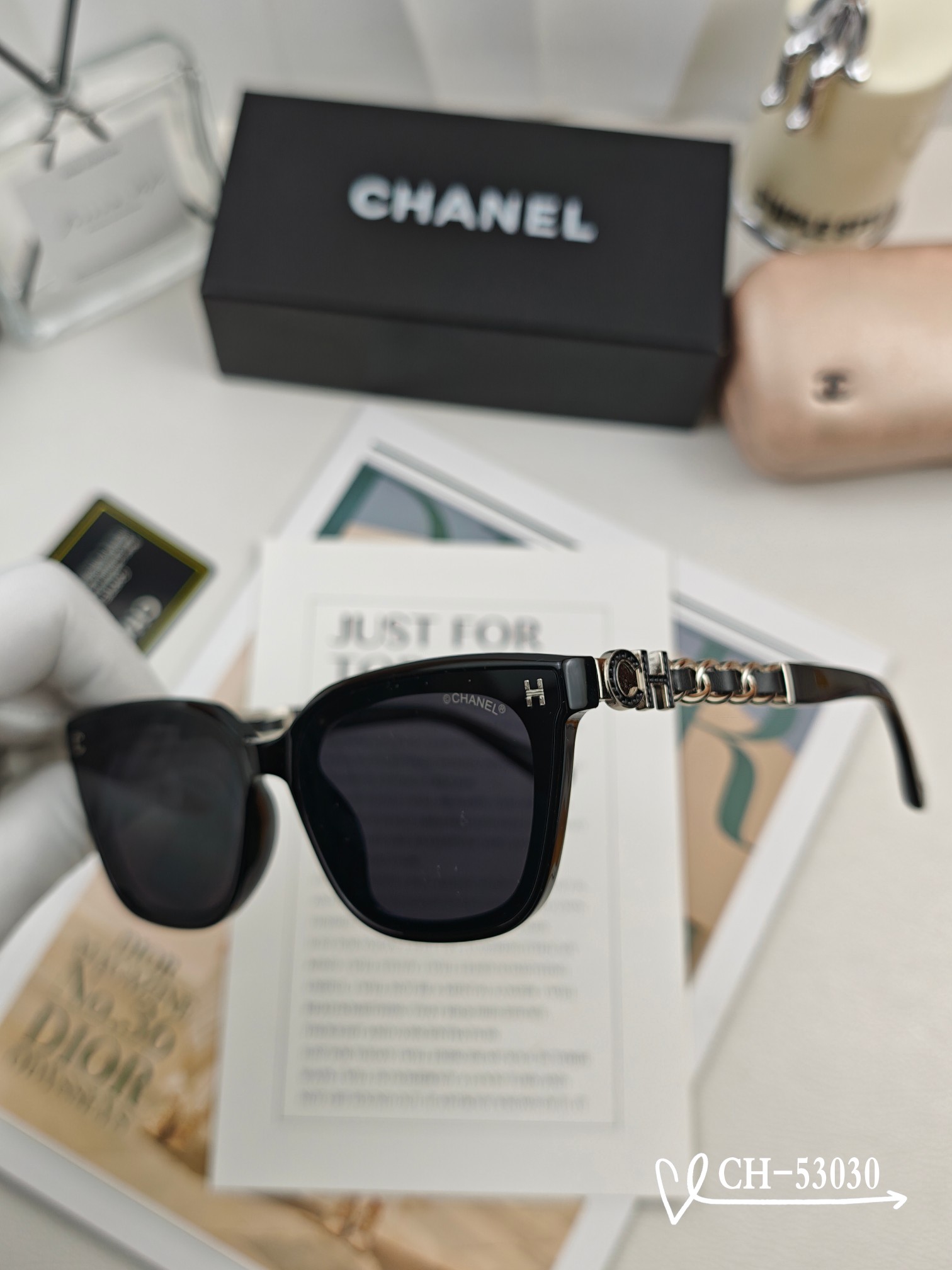   👓.【法国香奈儿-CHANEL】
         🕶.【宝丽来树脂高清镜片】
         ⭐