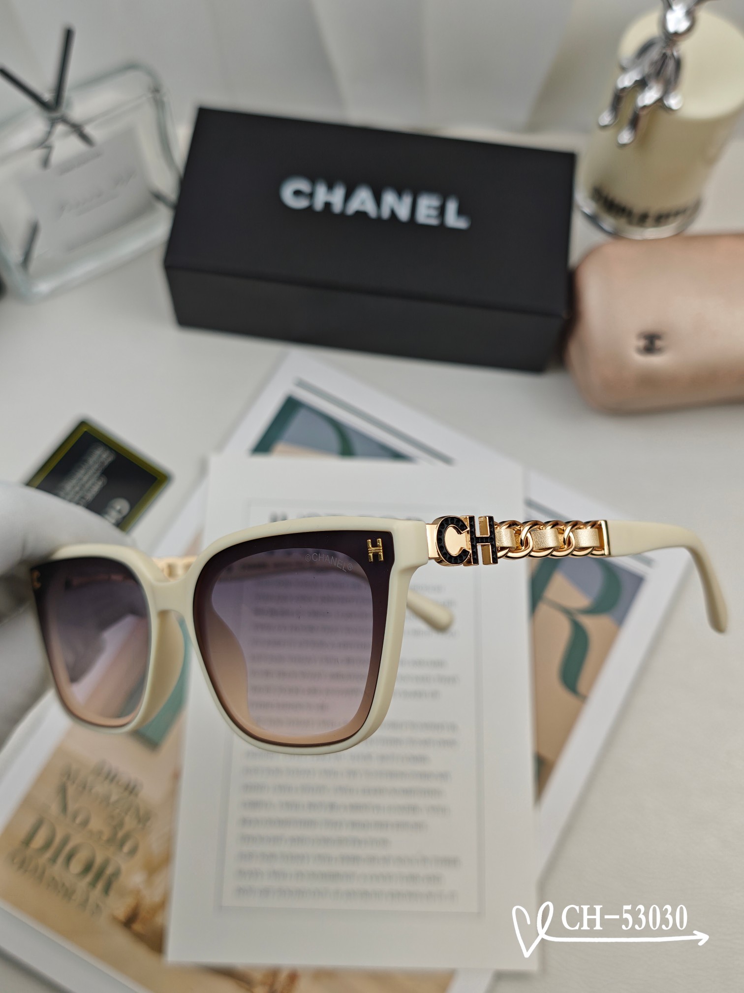   👓.【法国香奈儿-CHANEL】
         🕶.【宝丽来树脂高清镜片】
         ⭐