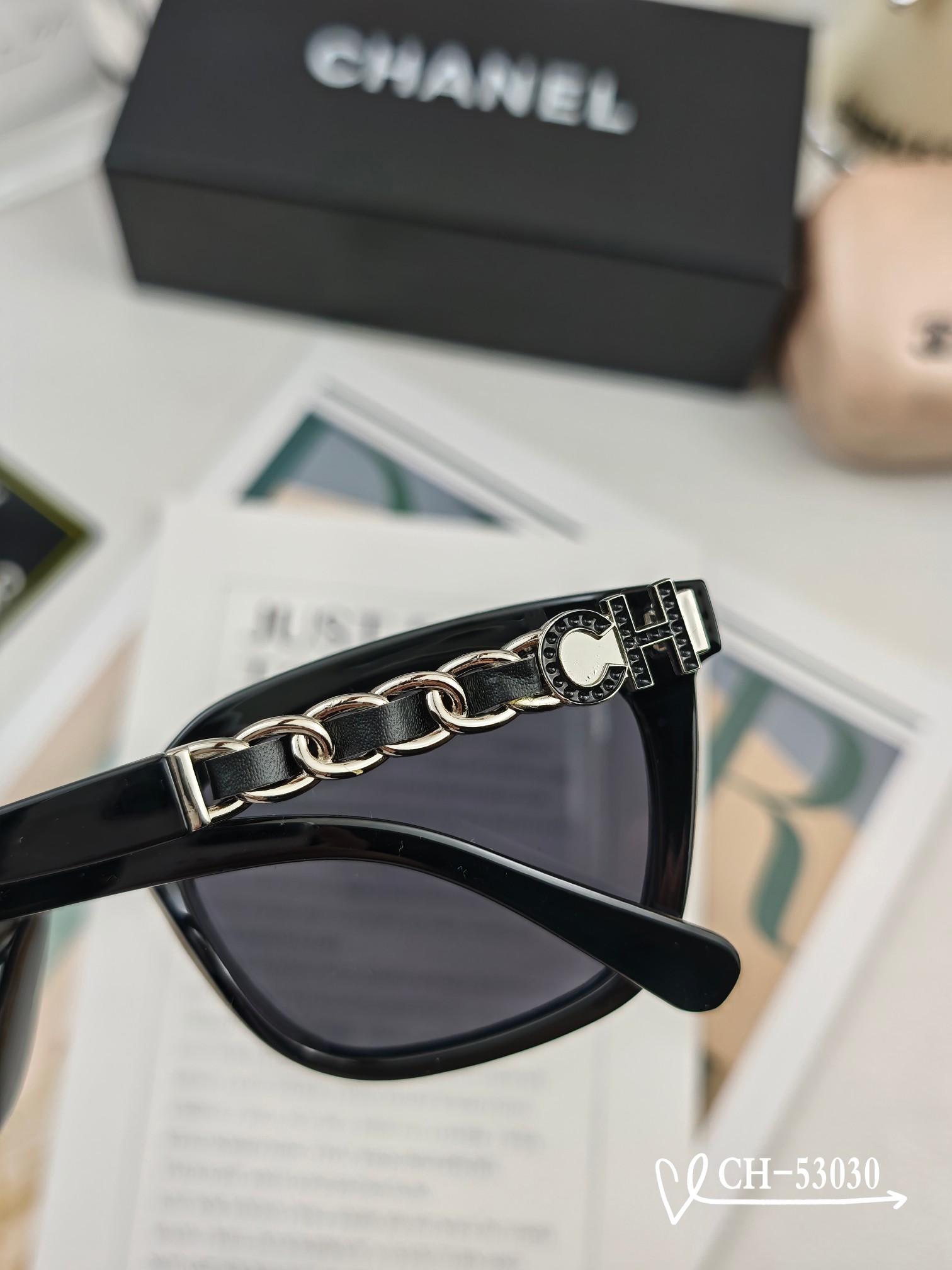   👓.【法国香奈儿-CHANEL】
         🕶.【宝丽来树脂高清镜片】
         ⭐