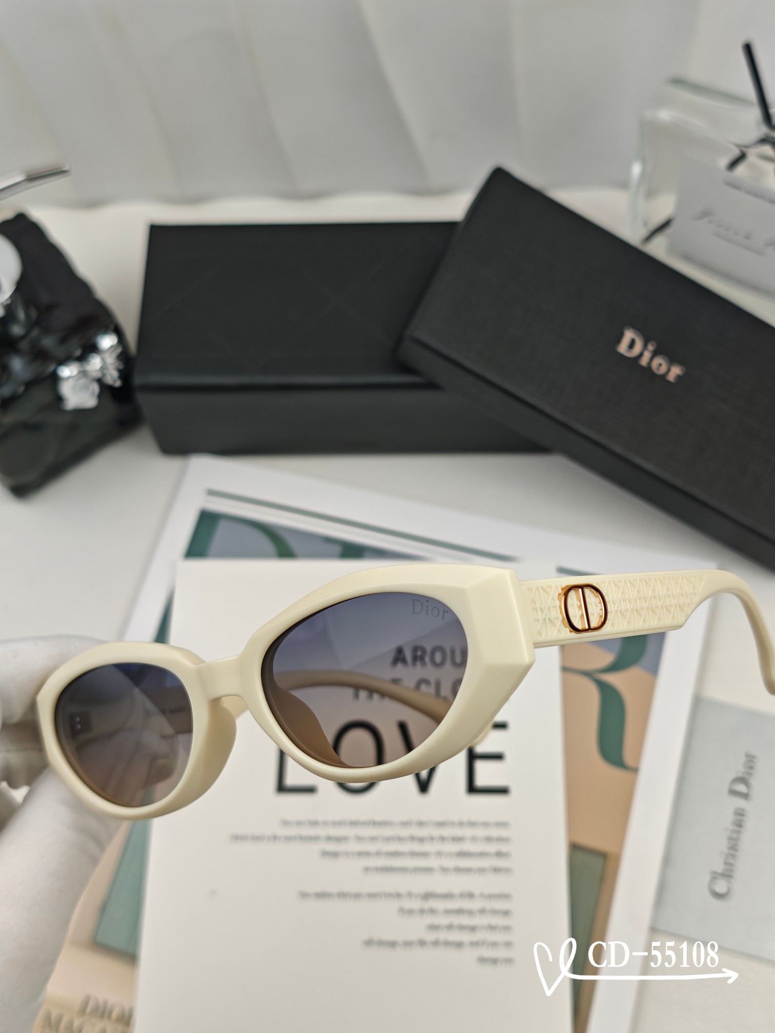    👓.【法国迪奥-DIOR】
         🕶️.【宝丽来树脂偏光镜片】
         ⭐️