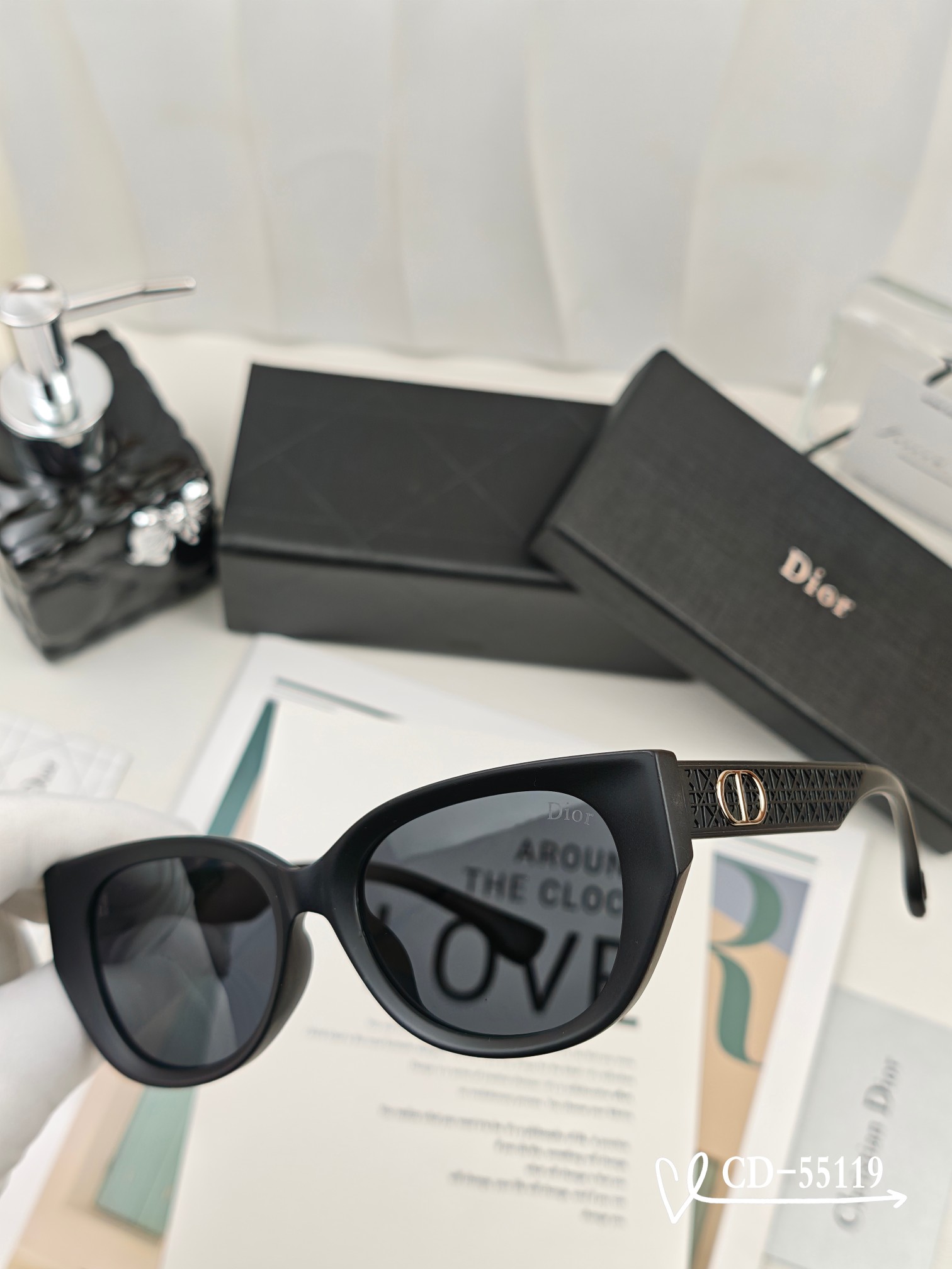    👓.【法国迪奥-DIOR】
         🕶️.【宝丽来树脂偏光镜片】
         ⭐️