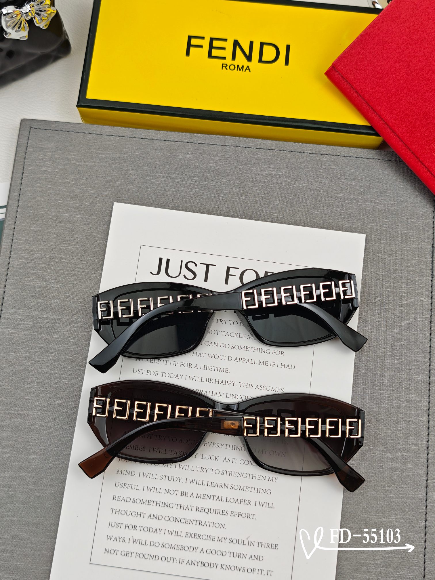   👓.【意大利芬迪-FENDI】
         🕶.【宝丽来树脂偏光镜片】
         ⭐️