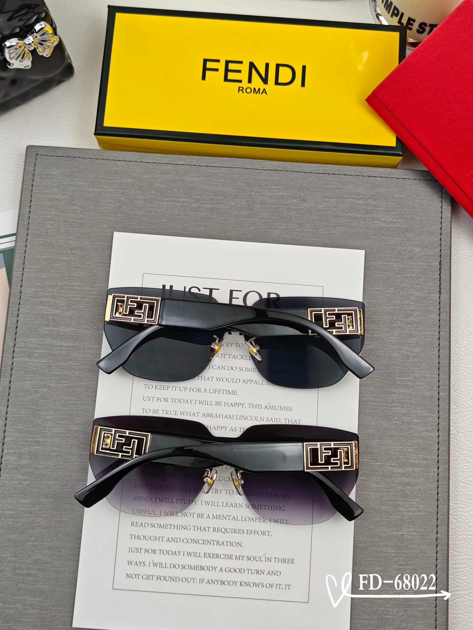   👓.【意大利芬迪-FENDI】
         🕶.【宝丽来树脂偏光镜片】
         ⭐️