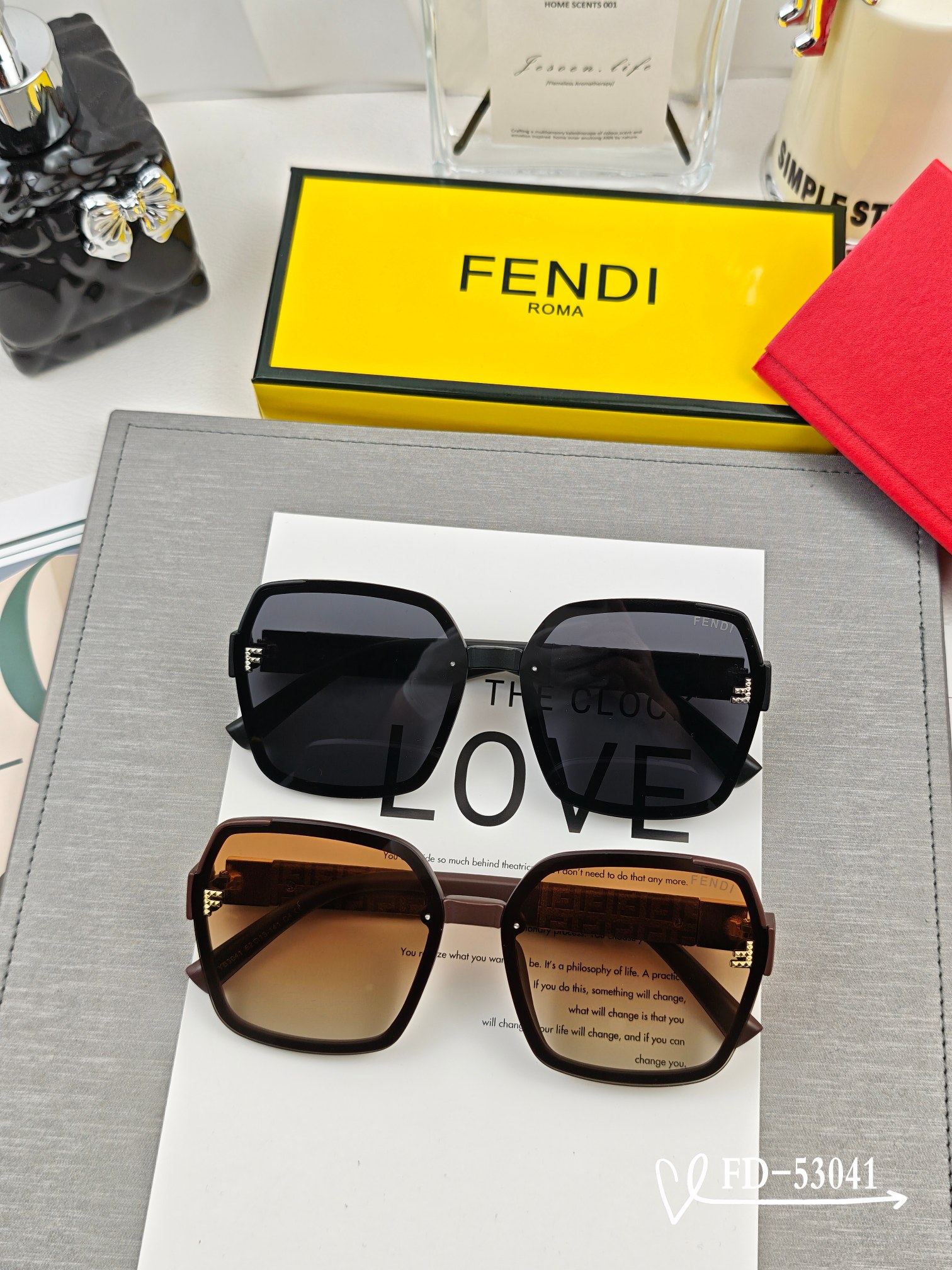   👓.【意大利芬迪-FENDI】
         🕶.【宝丽来树脂偏光镜片】
         ⭐️