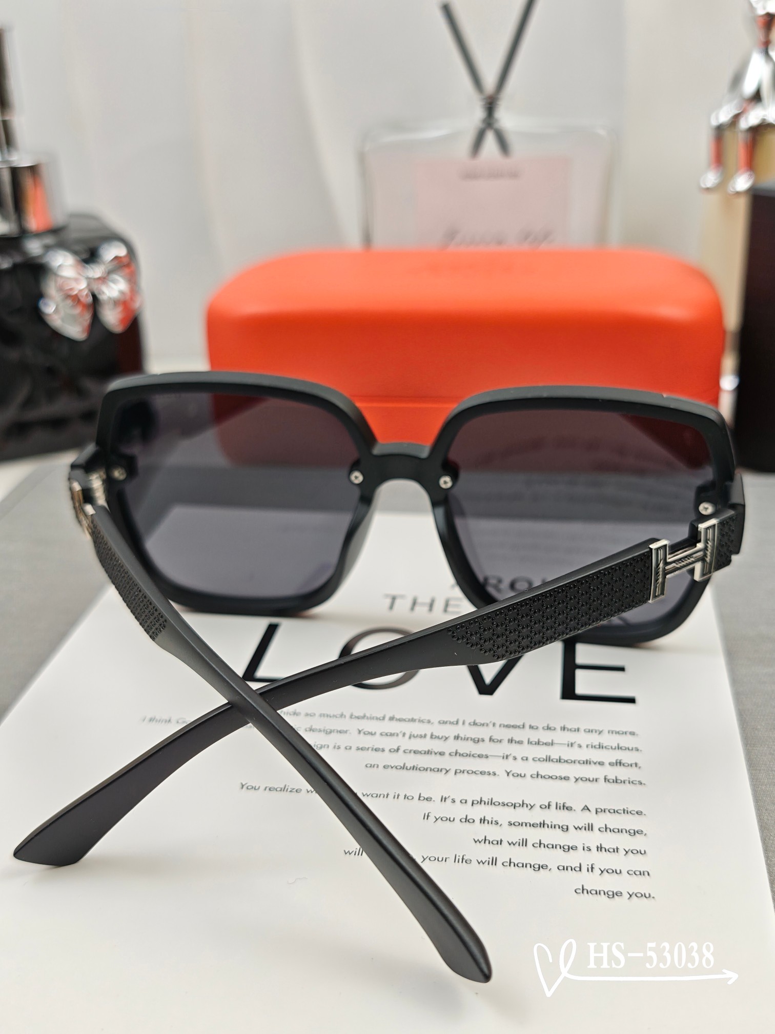    👓.【爱马仕-HERMES】
         🕶.【宝丽来树脂偏光镜片】
         ⭐️