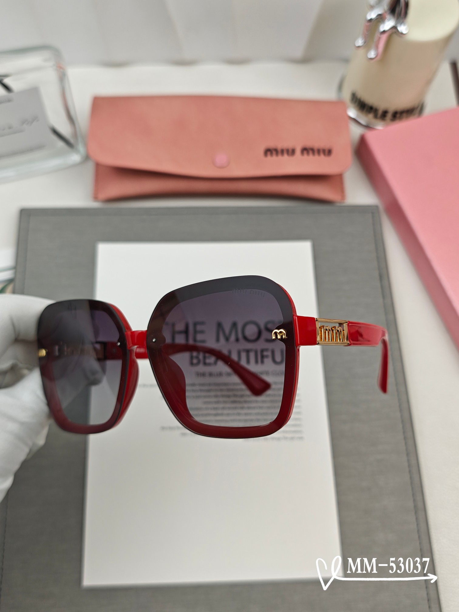   👓.【意大利谬谬-miumiu】
         🕶.【宝丽来树脂偏光镜片】
         ⭐