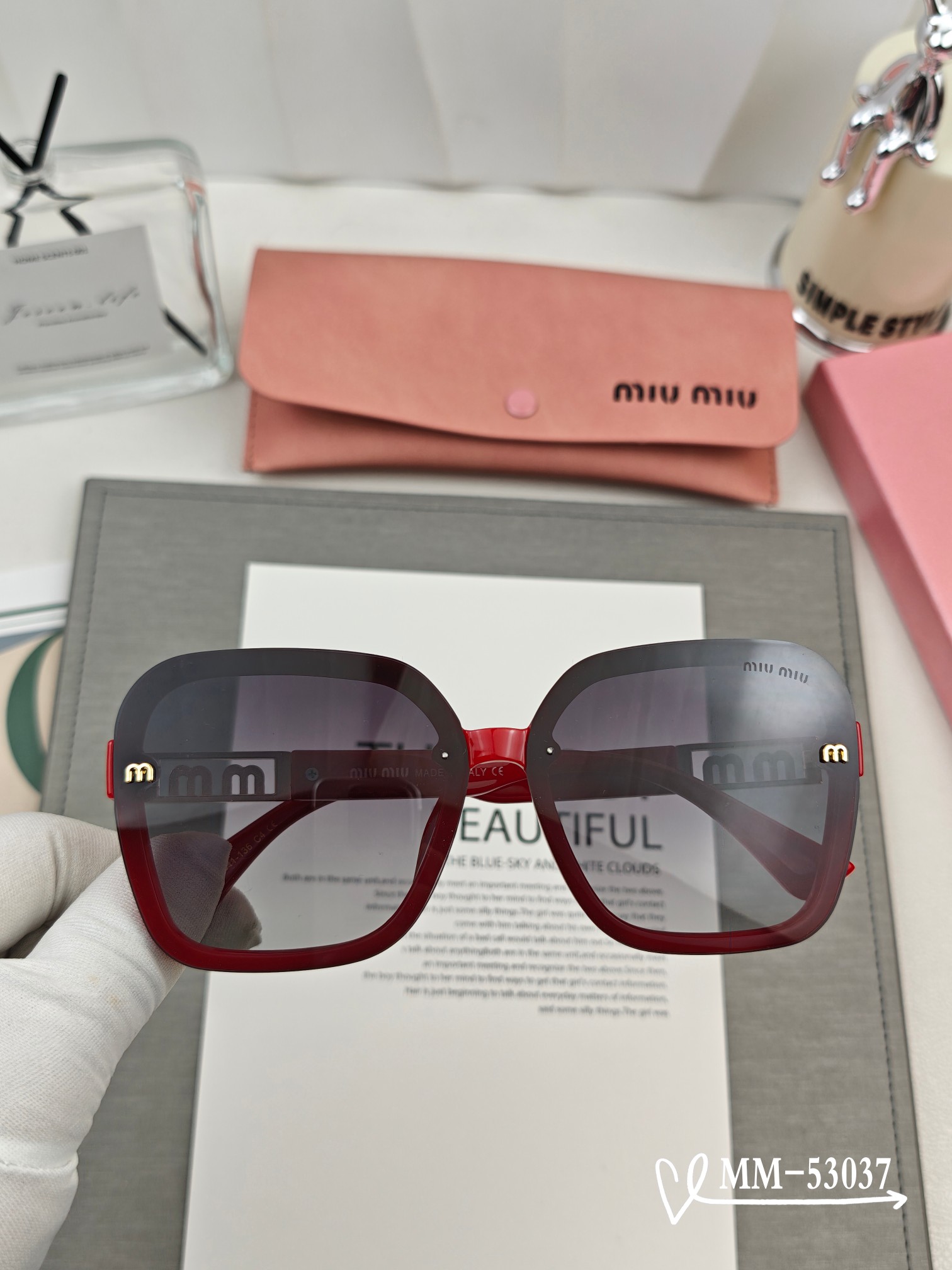   👓.【意大利谬谬-miumiu】
         🕶.【宝丽来树脂偏光镜片】
         ⭐