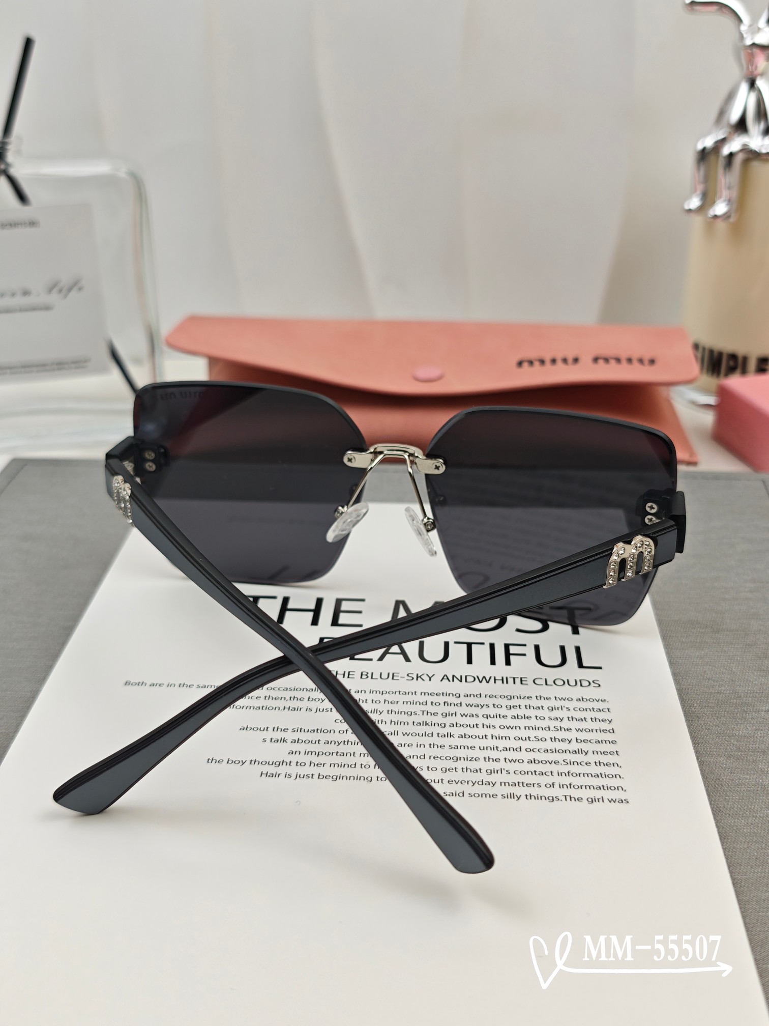   👓.【意大利谬谬-miumiu】
         🕶.【宝丽来树脂偏光镜片】
         ⭐