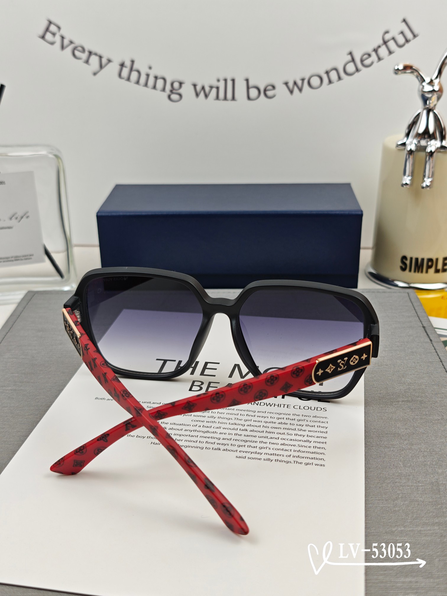  👓.【路易威登-LV】
         🕶.【宝丽来树脂镜片】
         ⭐️.【TR镜架