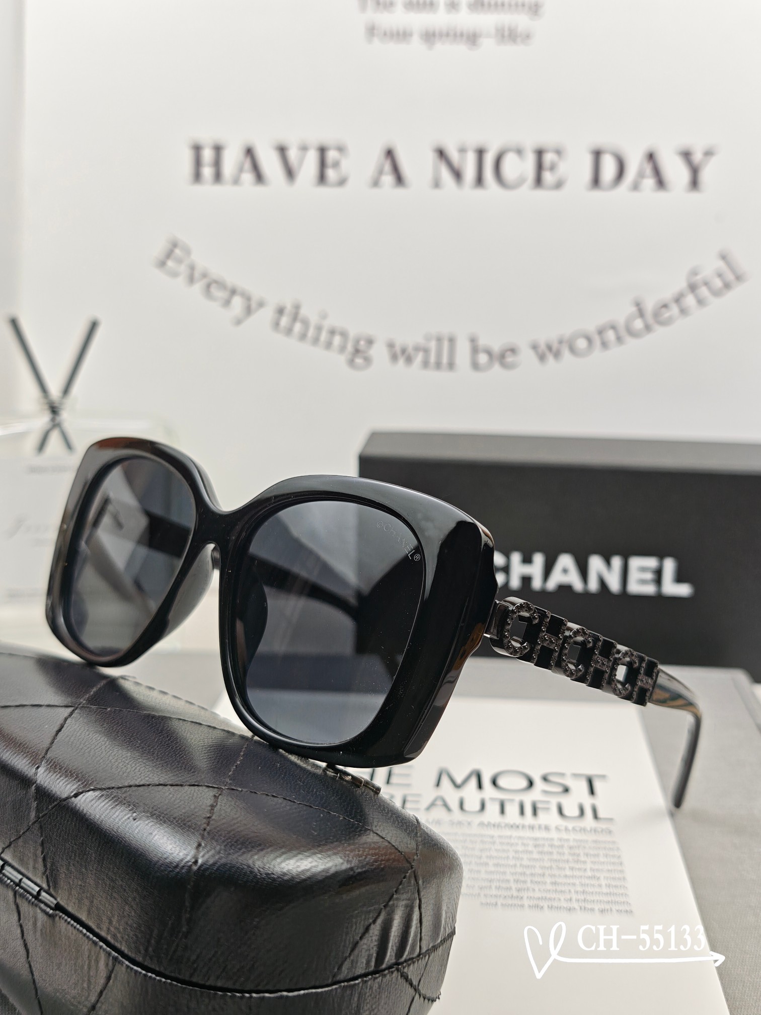   👓.【法国香奈儿-CHANEL】
         🕶.【宝丽来树脂高清镜片】
         ⭐