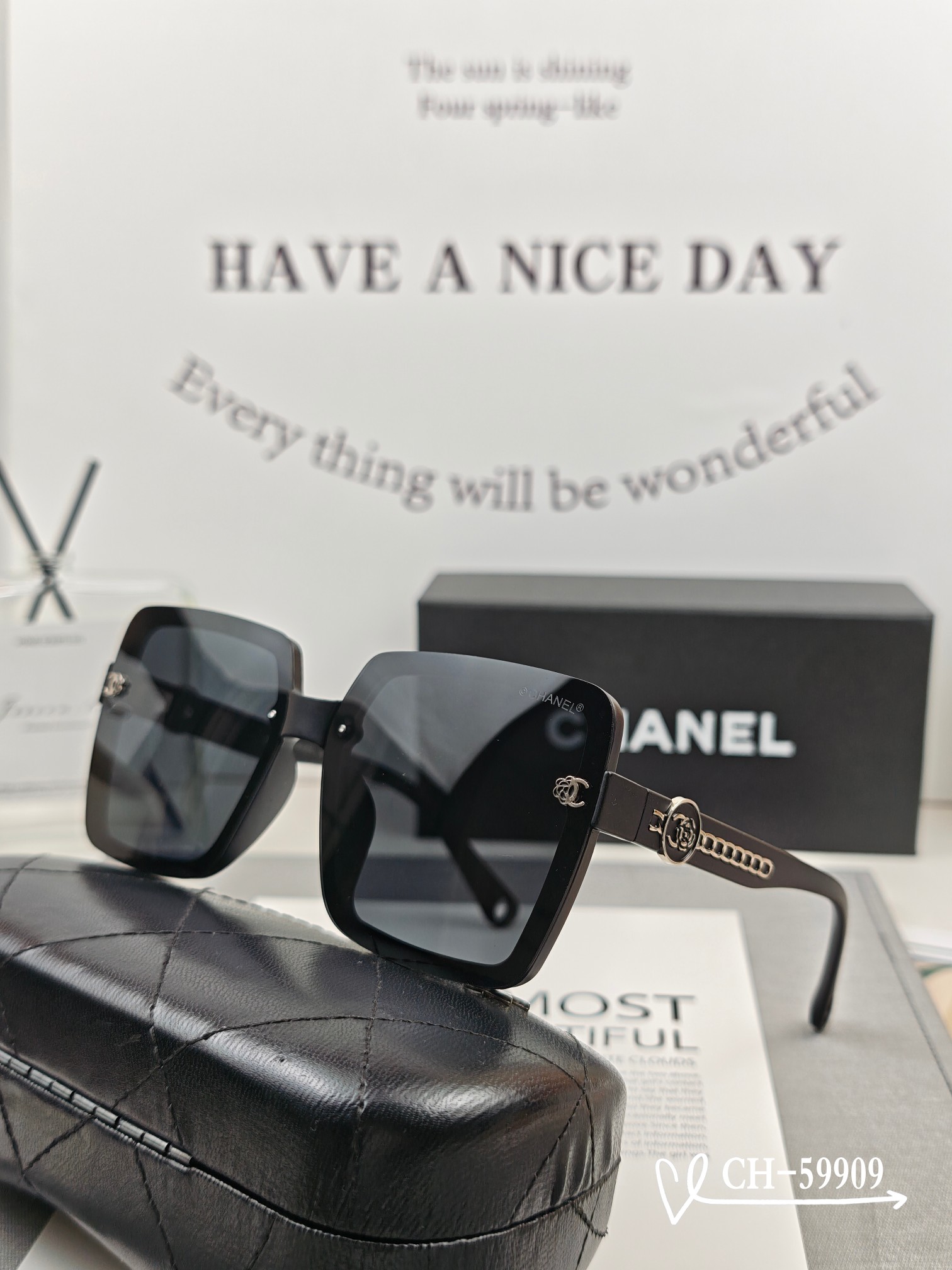   👓.【法国香奈儿-CHANEL】
         🕶.【宝丽来树脂高清镜片】
         ⭐