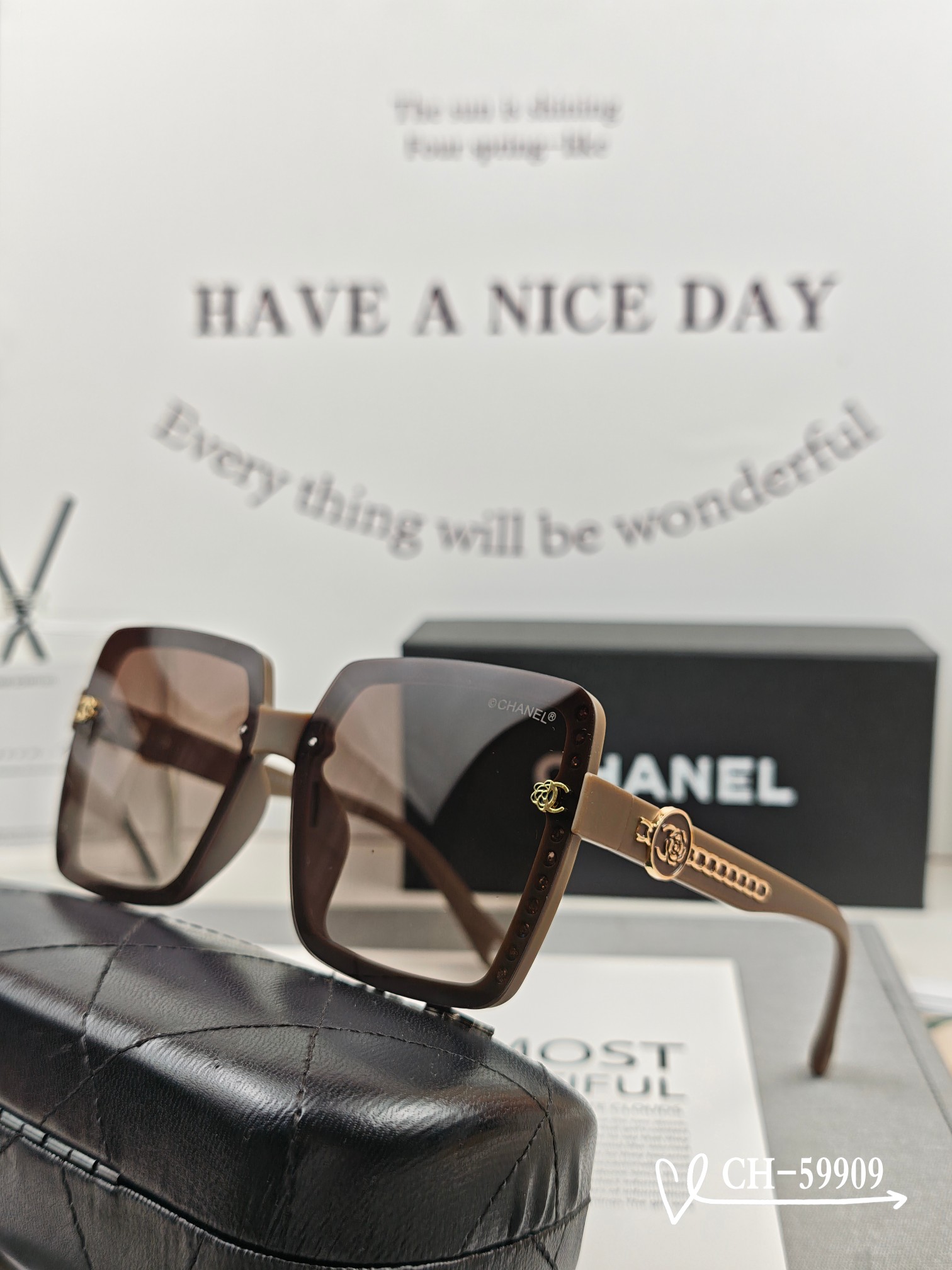   👓.【法国香奈儿-CHANEL】
         🕶.【宝丽来树脂高清镜片】
         ⭐