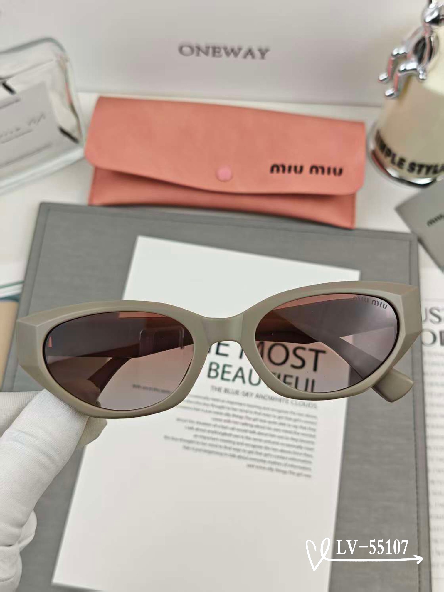   👓.【意大利谬谬-miumiu】
         🕶.【宝丽来树脂偏光镜片】
         ⭐