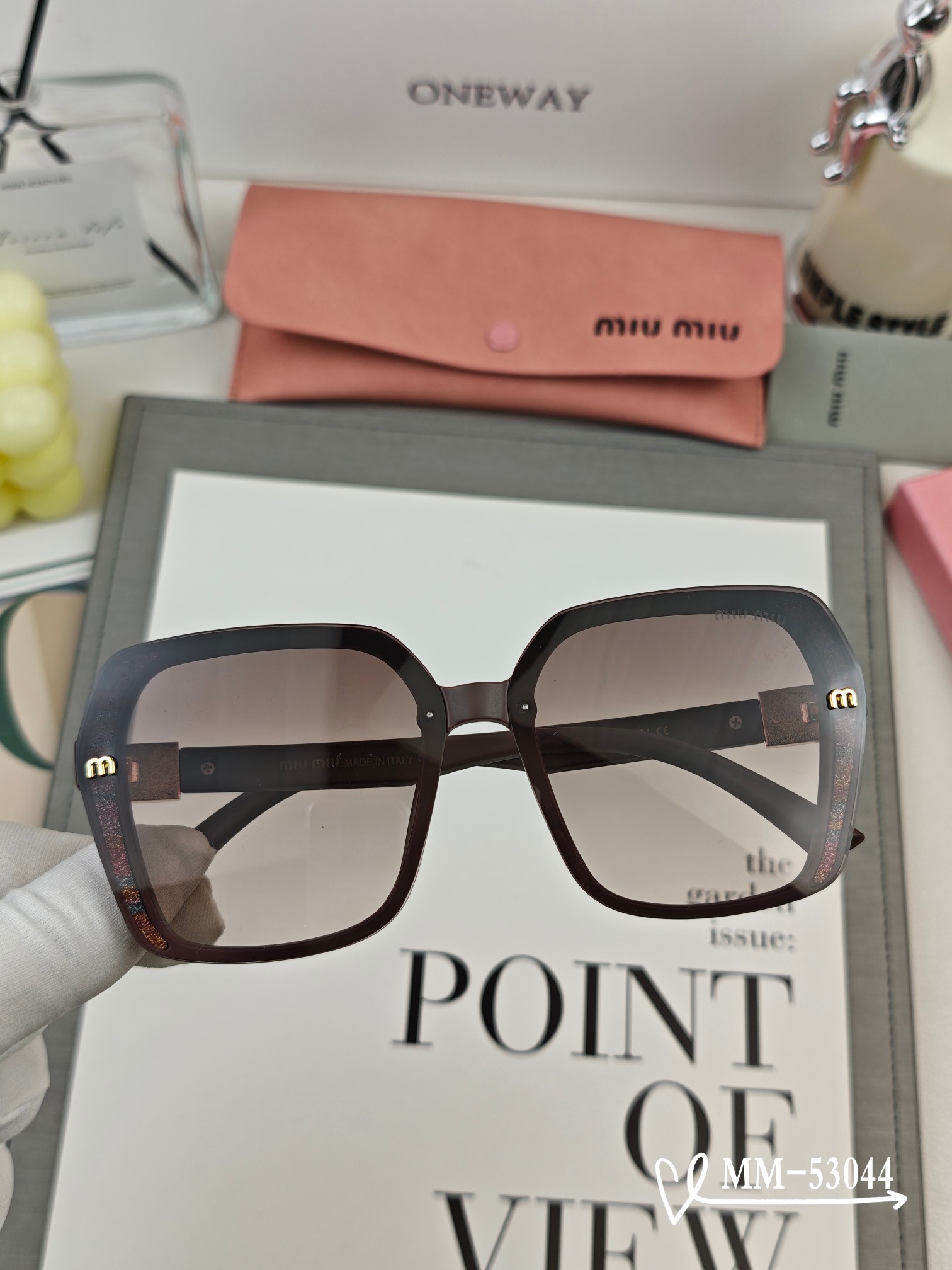   👓.【意大利谬谬-miumiu】
         🕶.【宝丽来树脂偏光镜片】
         ⭐