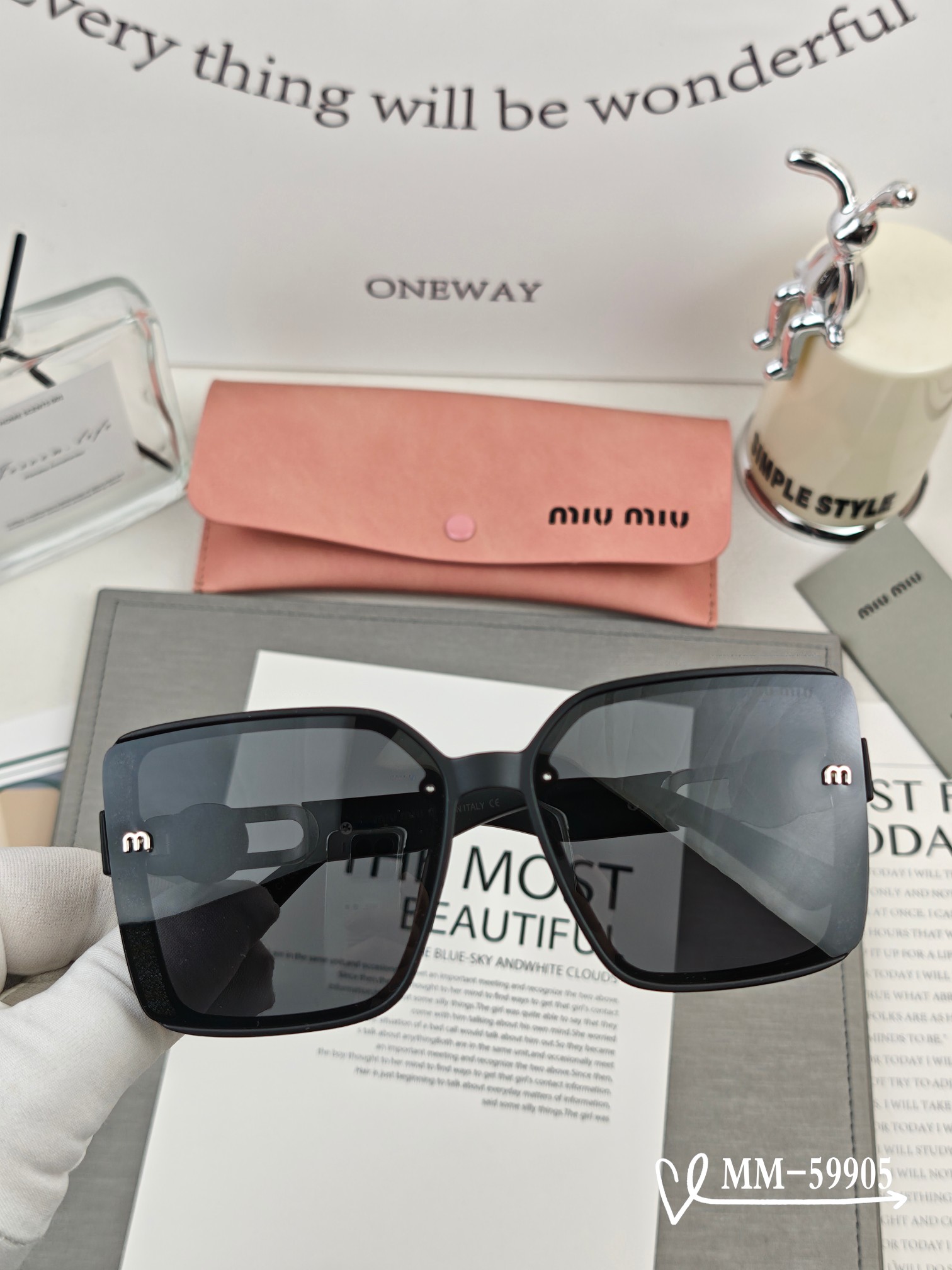   👓.【意大利谬谬-miumiu】
         🕶.【宝丽来树脂偏光镜片】
         ⭐