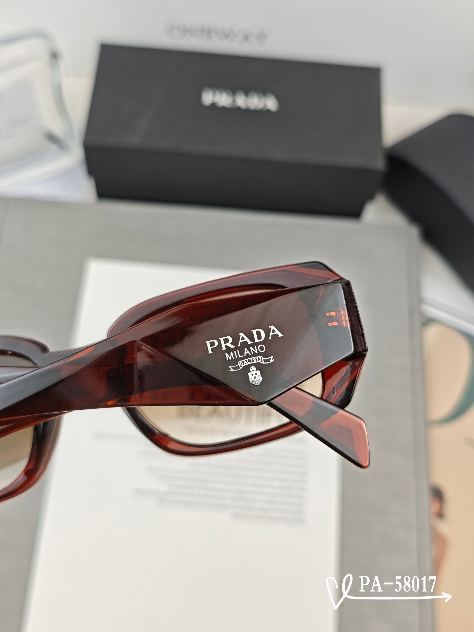   👓.【PRADA-普拉达】
         🕶.【宝丽来树脂镜片】
         ⭐️.【TR