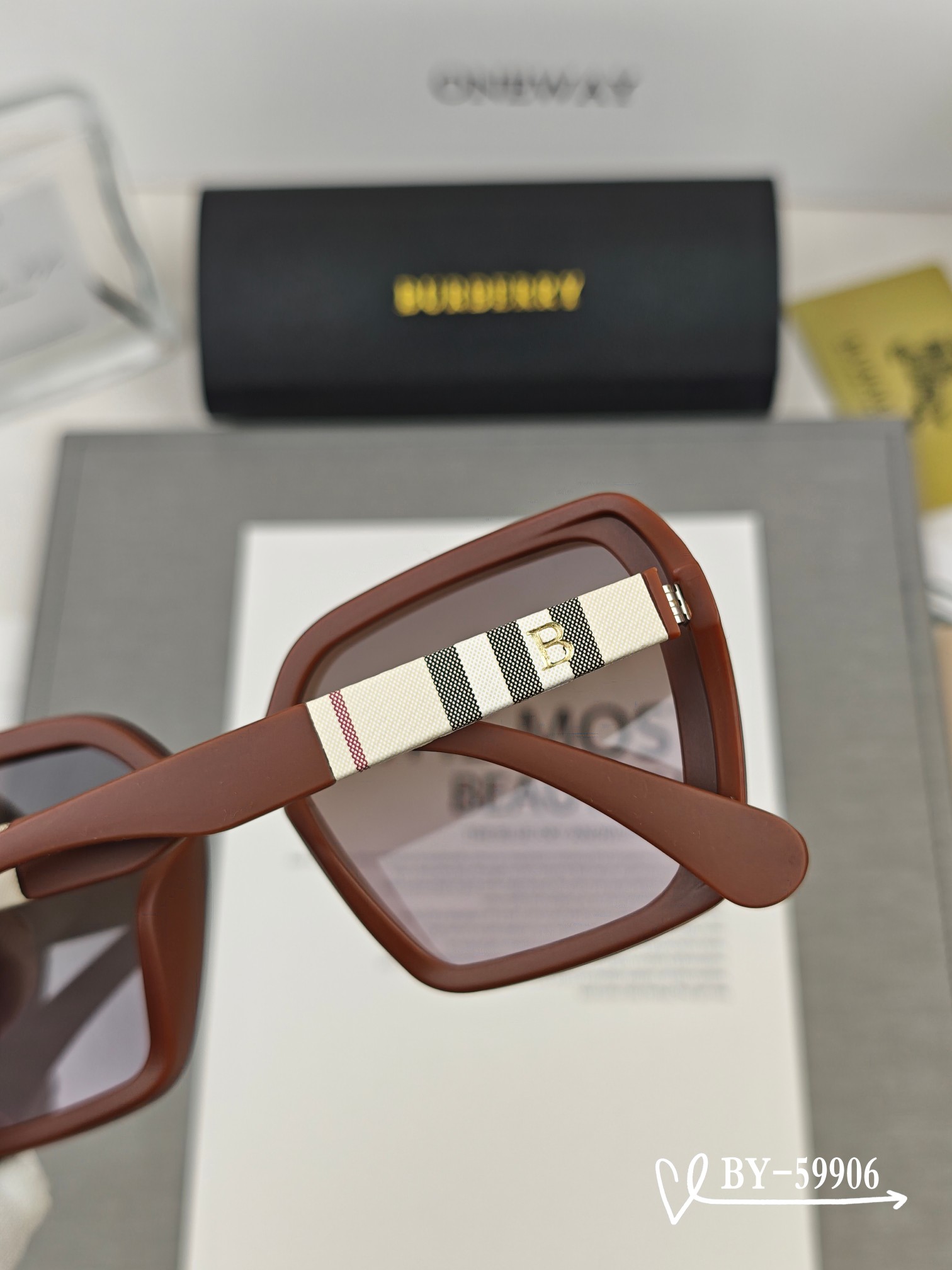   👓.【Burberry-巴宝莉】
         🕶.【宝丽来树脂偏光镜片】
         ⭐