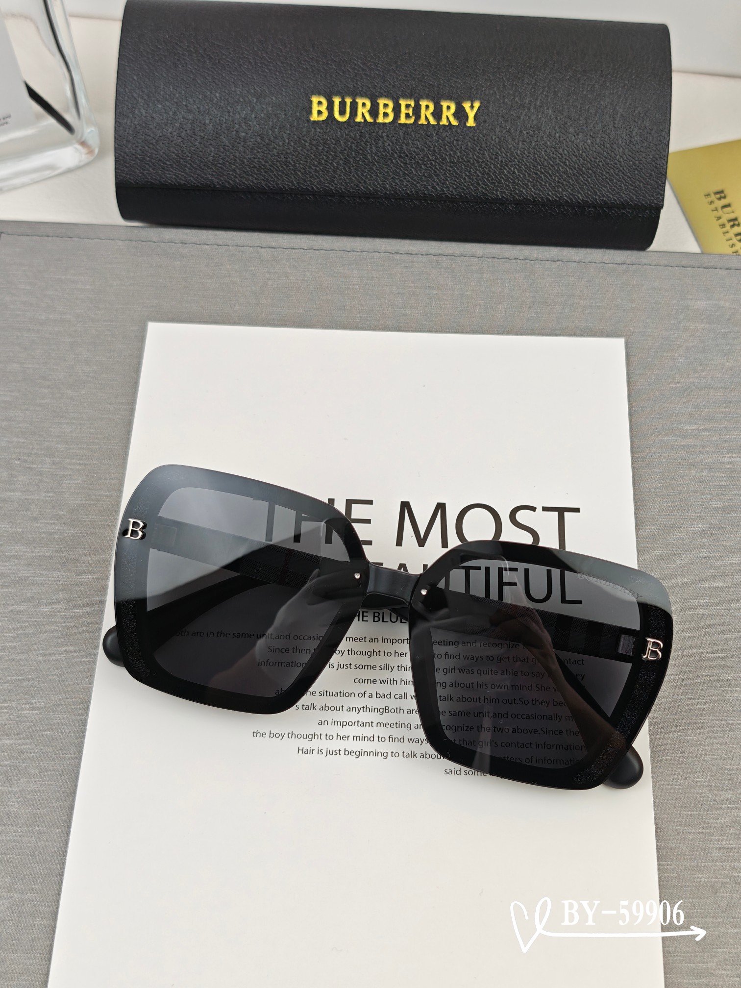   👓.【Burberry-巴宝莉】
         🕶.【宝丽来树脂偏光镜片】
         ⭐