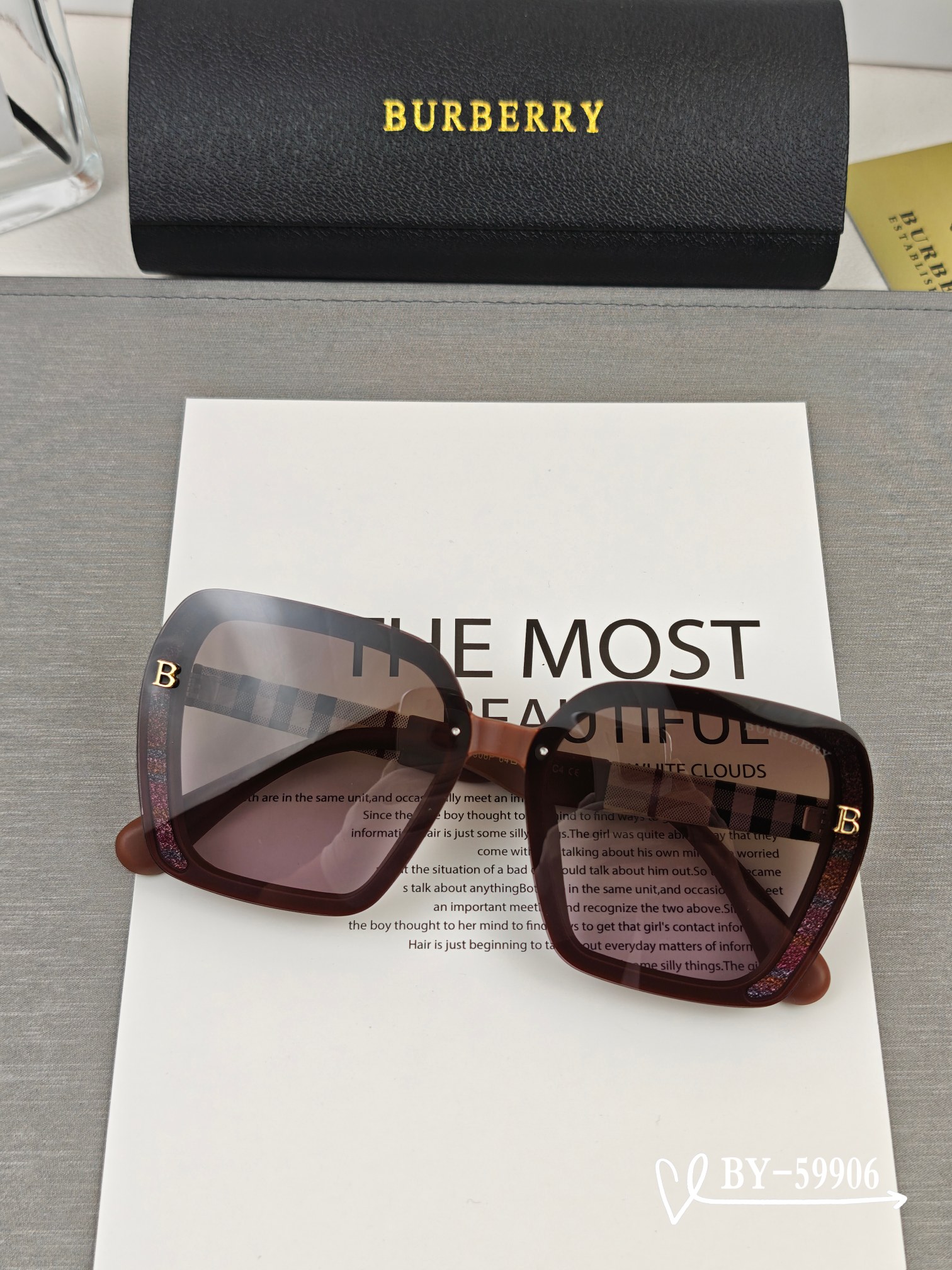   👓.【Burberry-巴宝莉】
         🕶.【宝丽来树脂偏光镜片】
         ⭐