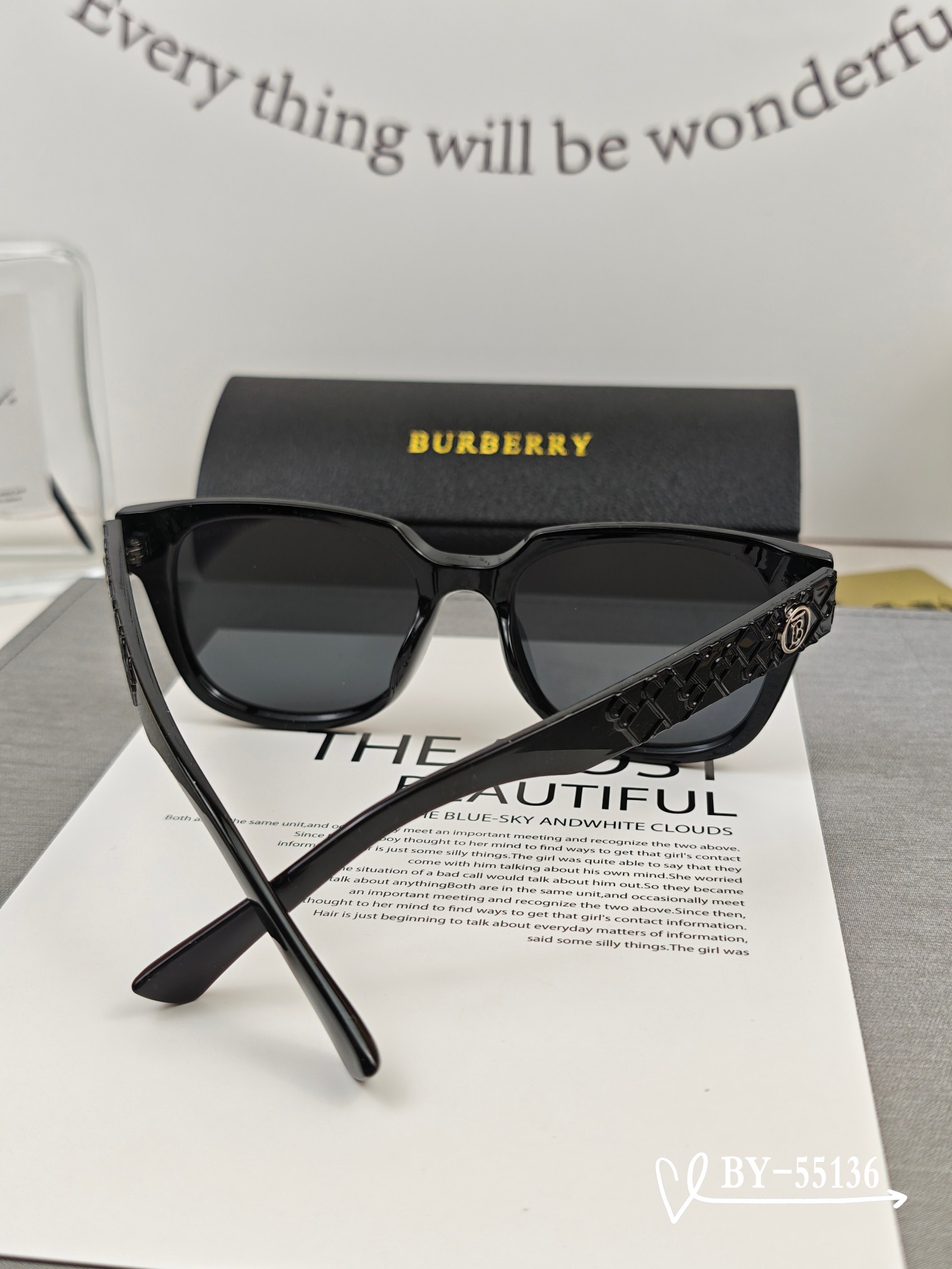   👓.【Burberry-巴宝莉】
         🕶.【宝丽来树脂偏光镜片】
         ⭐
