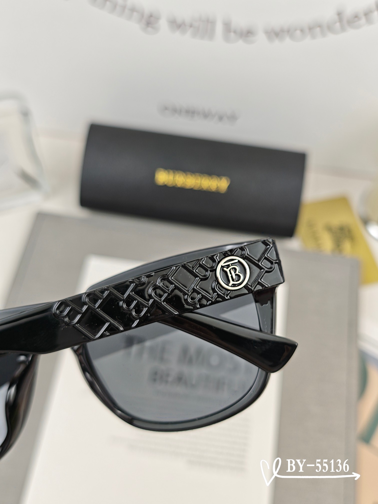   👓.【Burberry-巴宝莉】
         🕶.【宝丽来树脂偏光镜片】
         ⭐