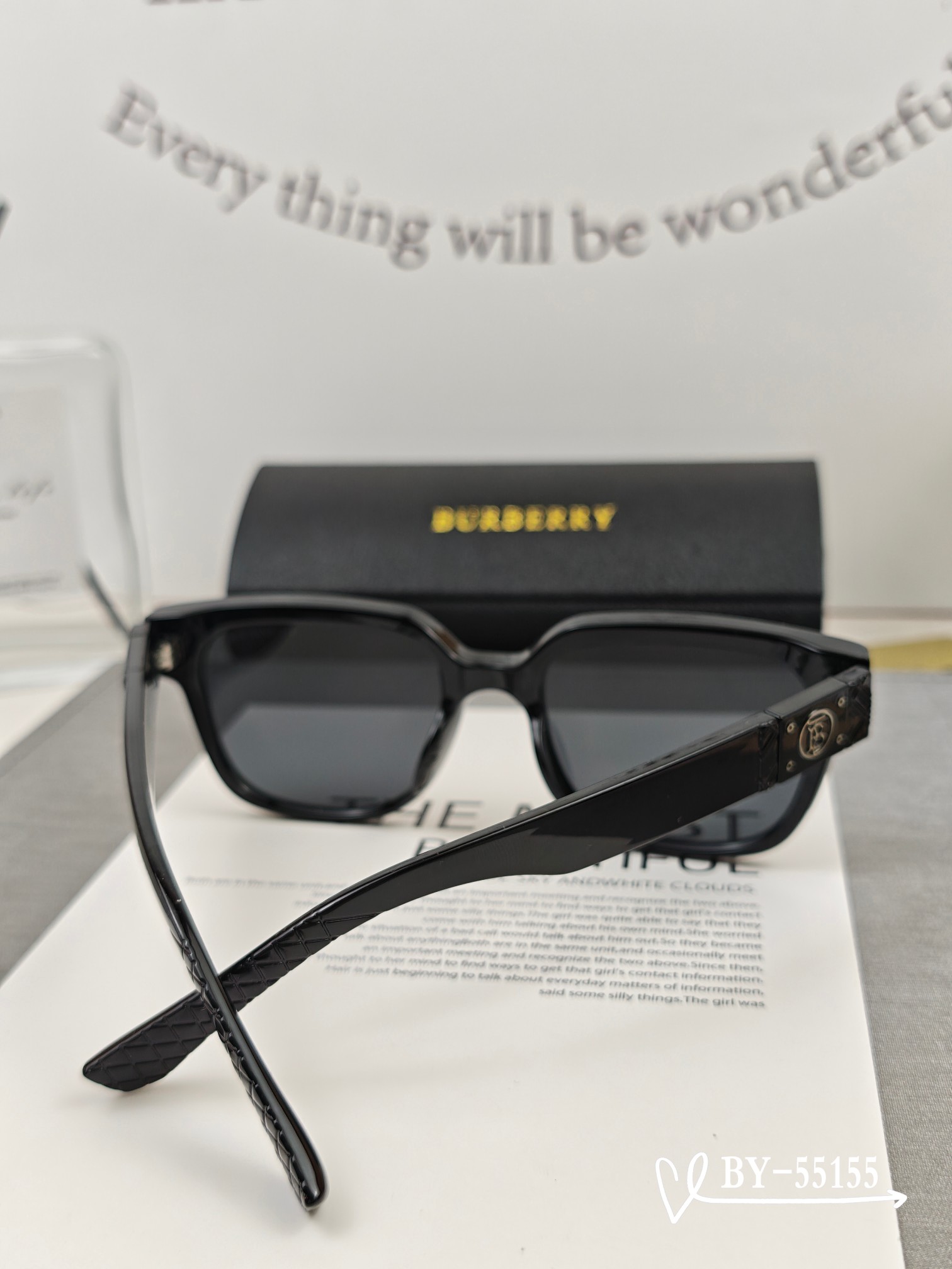   👓.【Burberry-巴宝莉】
         🕶.【宝丽来树脂偏光镜片】
         ⭐