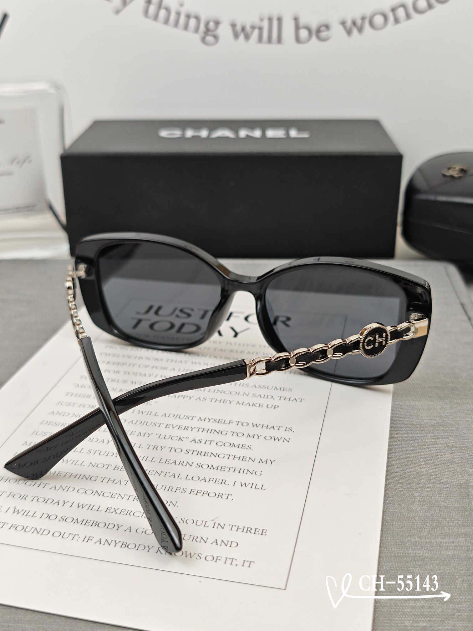   👓.【法国香奈儿-CHANEL】
         🕶.【宝丽来树脂高清镜片】
         ⭐