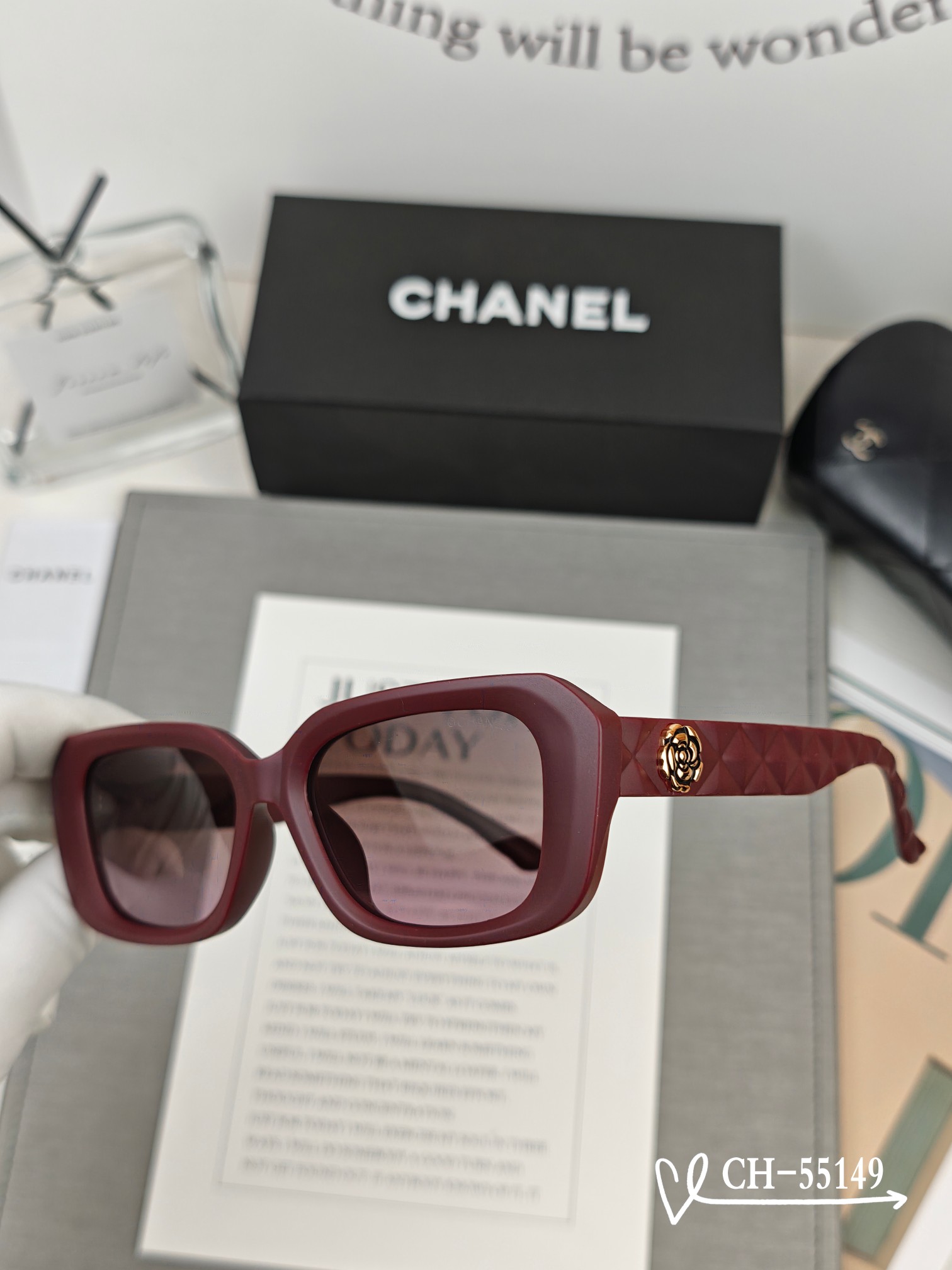   👓.【法国香奈儿-CHANEL】
         🕶.【宝丽来树脂高清镜片】
         ⭐