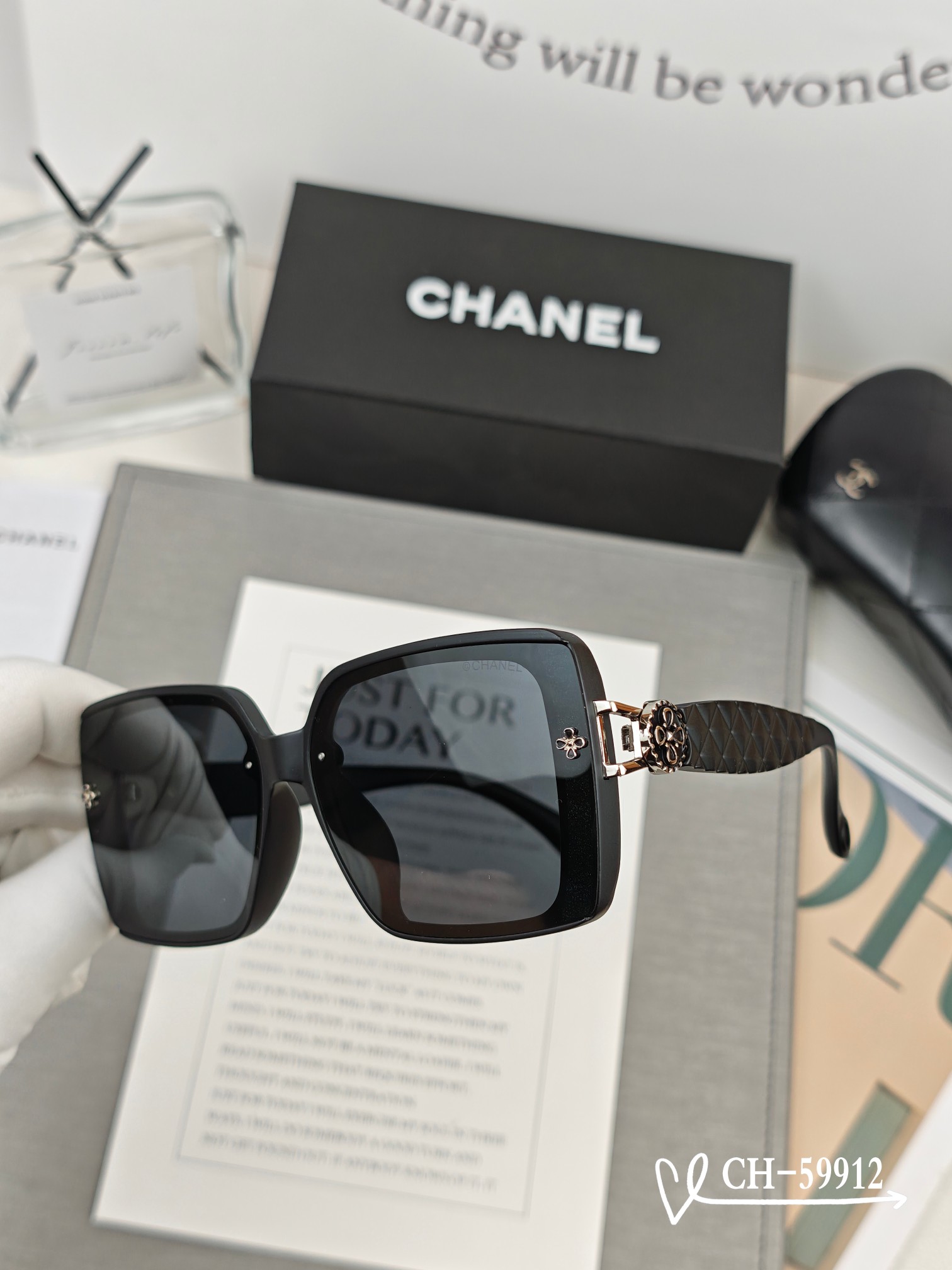   👓.【法国香奈儿-CHANEL】
         🕶.【宝丽来树脂高清镜片】
         ⭐
