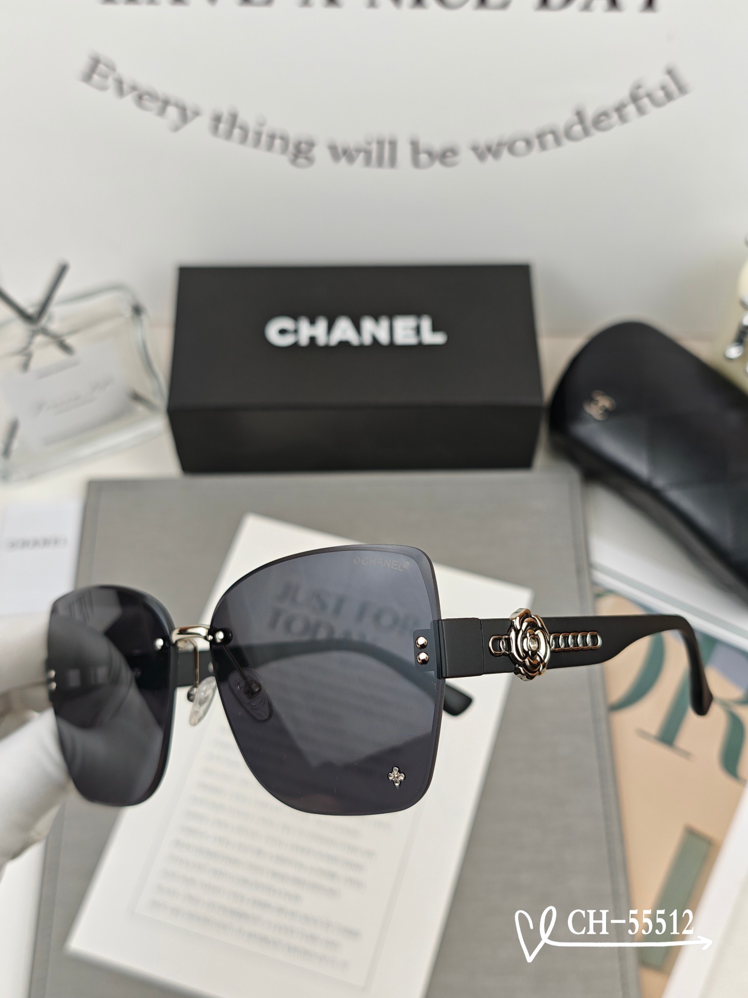   👓.【法国香奈儿-CHANEL】
         🕶.【宝丽来树脂高清镜片】
         ⭐